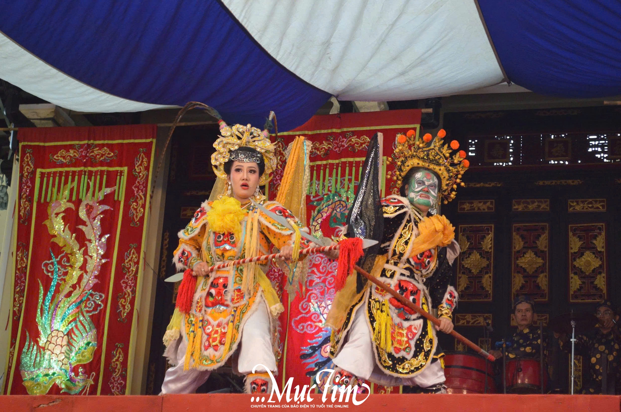 Teen thích thú trải nghiệm nghệ thuật hát bội vào cuối tuần - Ảnh 1.