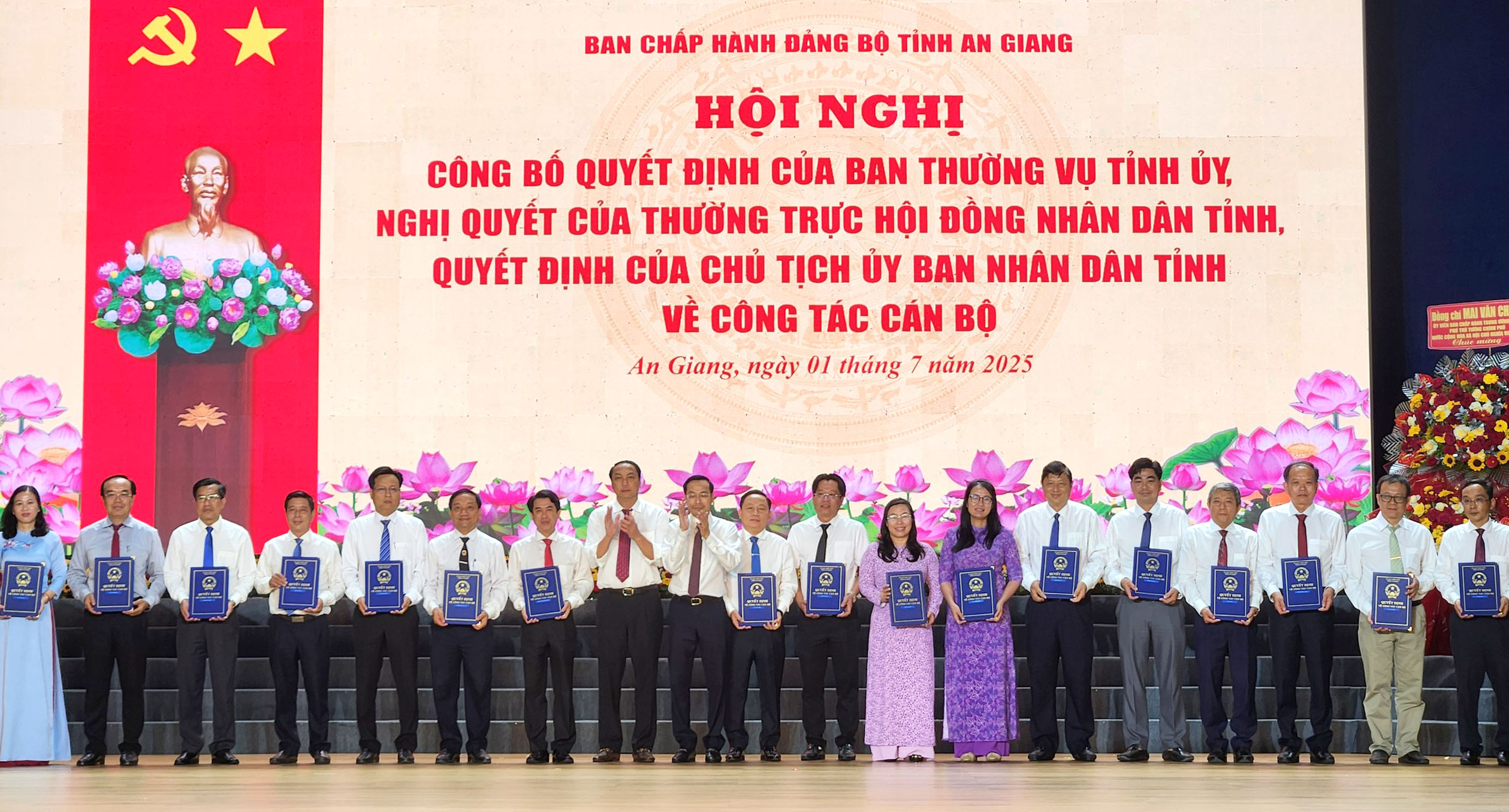An Giang đã điều động, bổ nhiệm, biệt phái 844 người từ tỉnh về xã - Ảnh 1.
