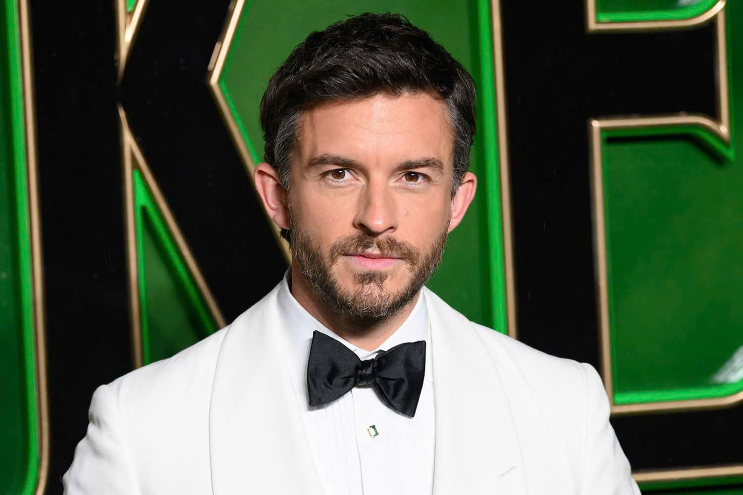 Jonathan Bailey - Ảnh 6.