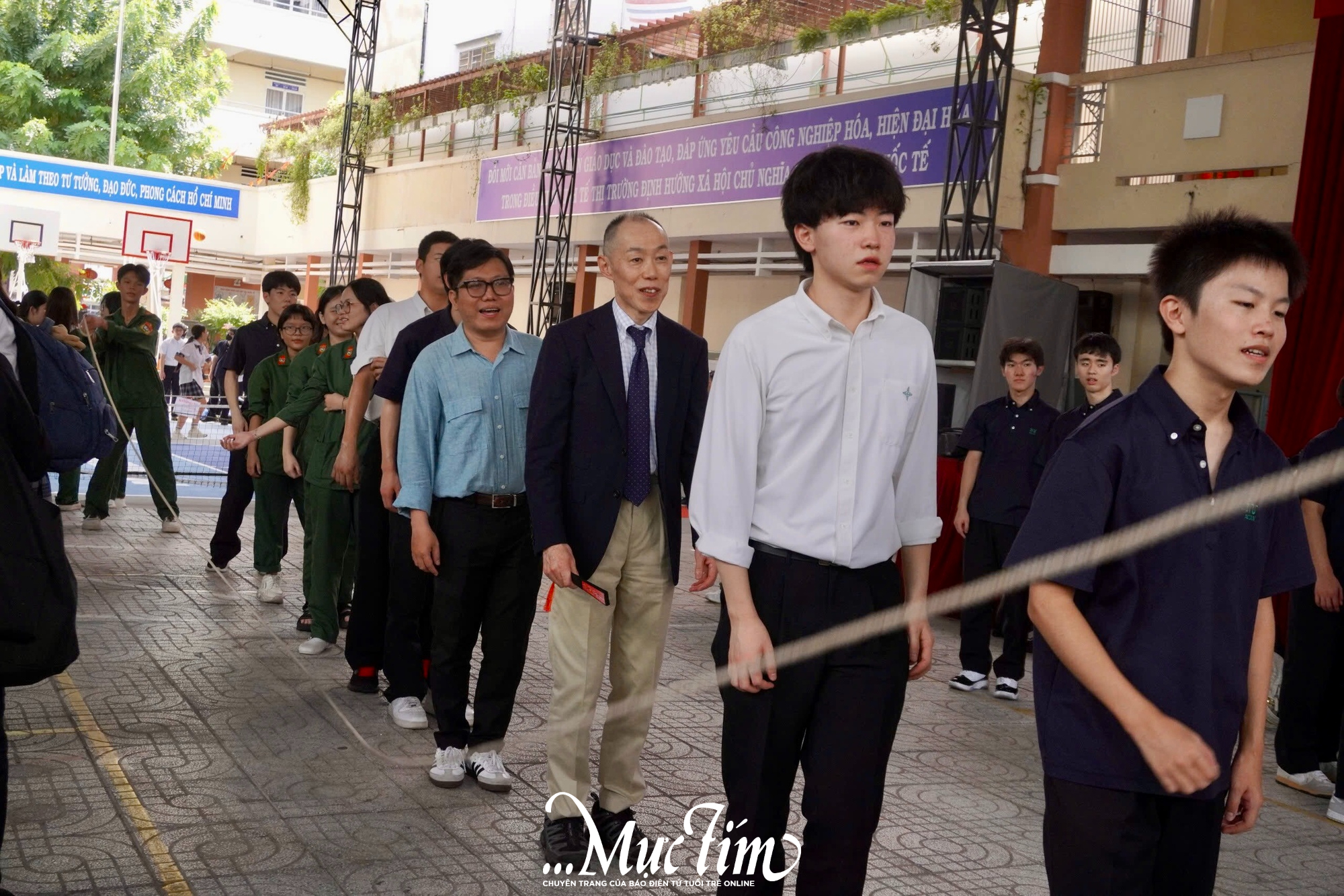 Teen Nhật Bản trải nghiệm văn hoá Việt tại Trường THPT Phan Đăng Lưu - Ảnh 12.