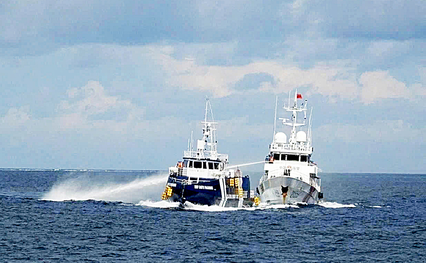 Ngăn 'vùng xám' ở Biển Đông chuyển đỏ - Ảnh 2.