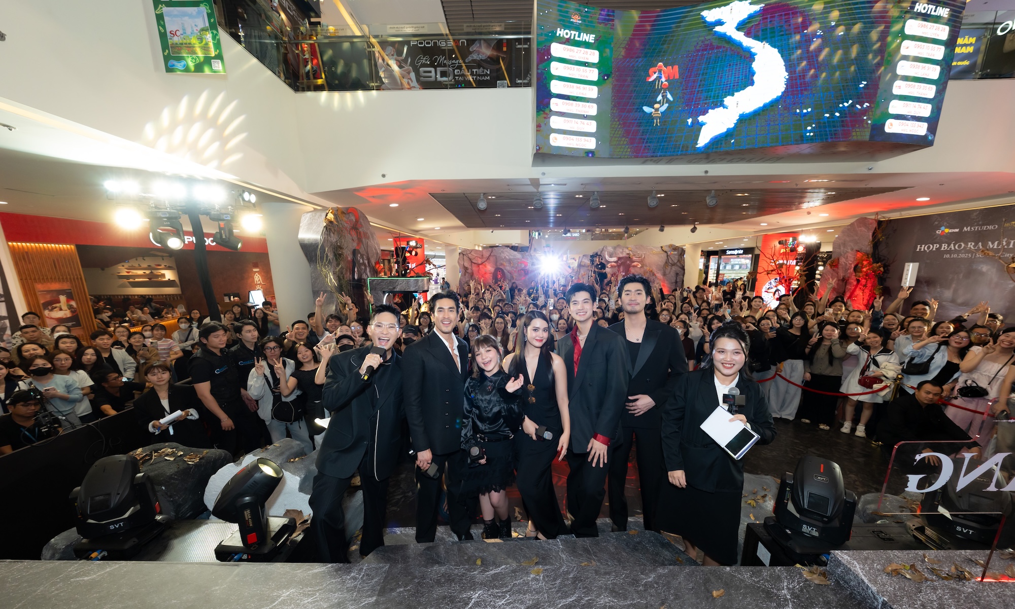 Sao nước ngoài đến Việt Nam quảng bá, doanh thu phim vẫn thấp - Ảnh 3. Việt Nam - Ảnh 3.