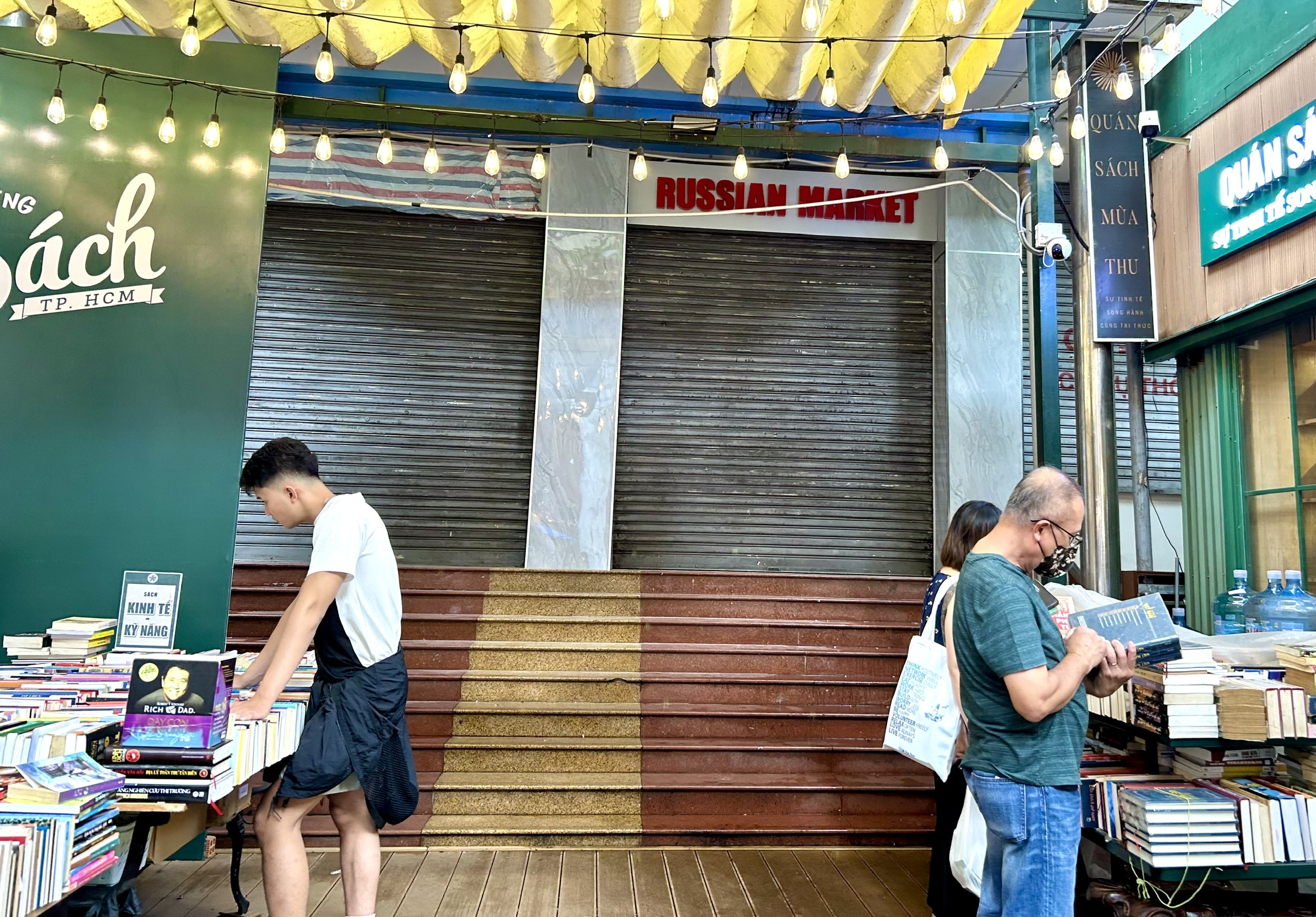 Sở Công thương báo cáo UBND TP.HCM về ‘Chợ Nga’ - Ảnh 1. Chợ Nga - Ảnh 1.