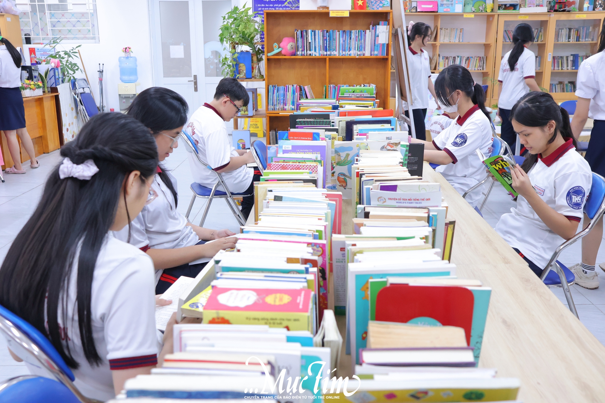 Học trò Trường Trung học Thực hành Sài Gòn chung tay tạo nên kho tàng sách đầy bổ ích - Ảnh 1.