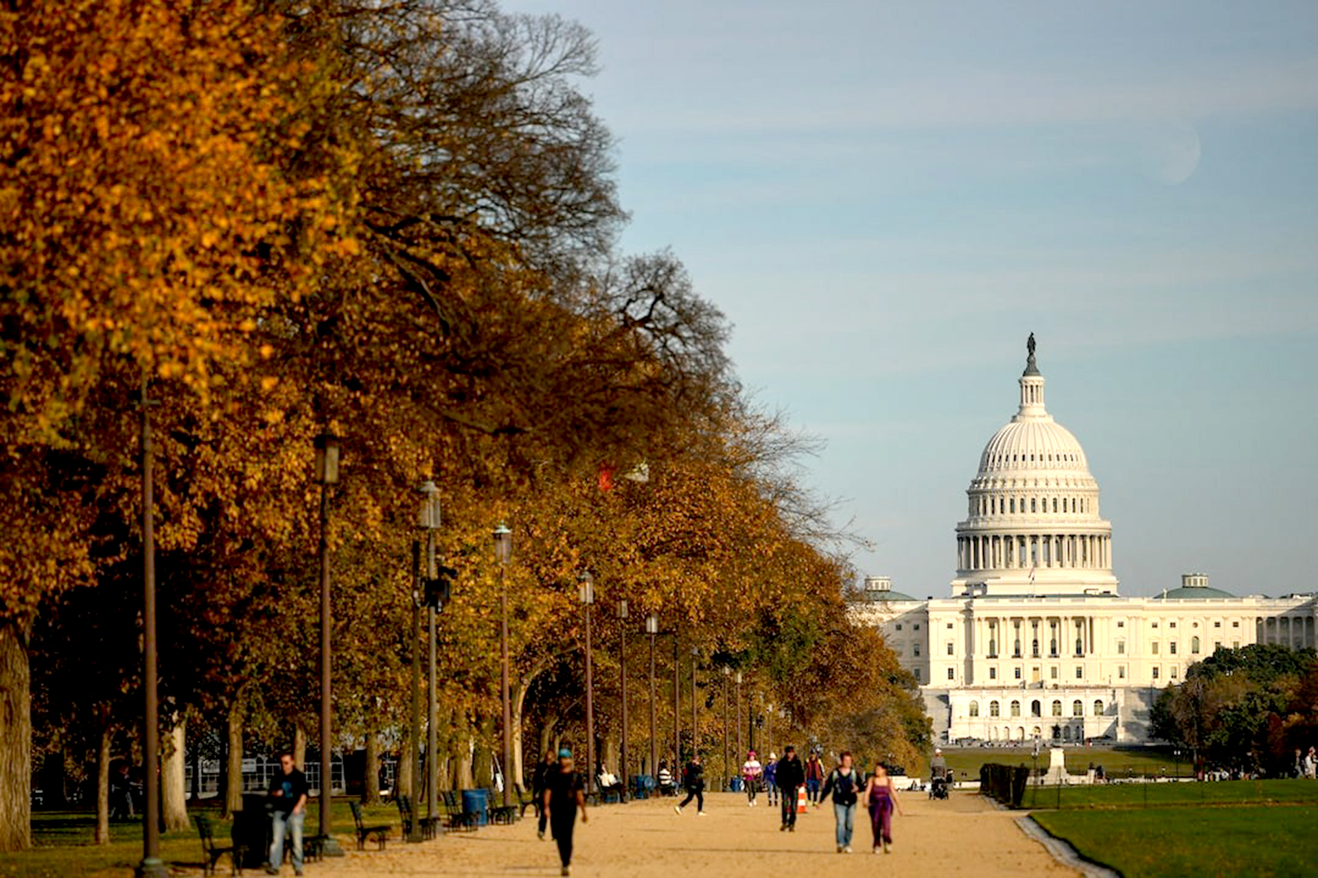 Hôm nay Chính phủ Mỹ đã đóng cửa dài nhất trong lịch sử - Ảnh 1.