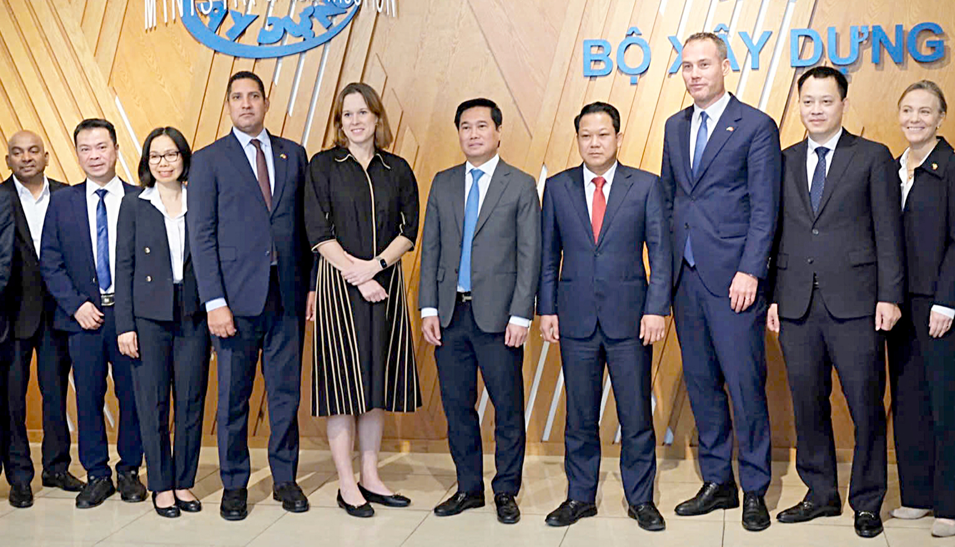 Thụy Điển chia sẻ bí quyết tăng trưởng xanh với Việt Nam - Ảnh 1. Thụy Điển chia sẻ bí quyết tăng trưởng xanh với Việt Nam - Ảnh 1.