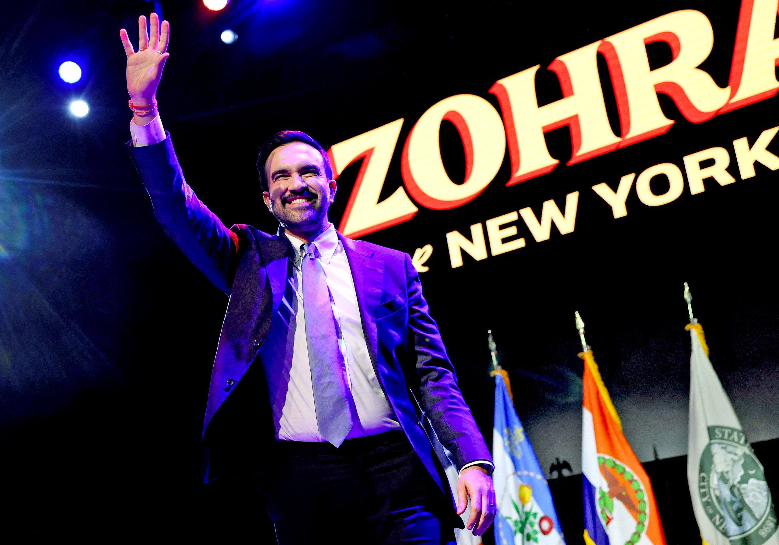 Đảng Dân chủ thắng lớn trong cuộc đua thị trưởng và thống đốc, ông Trump nổi giận - Ảnh 1.