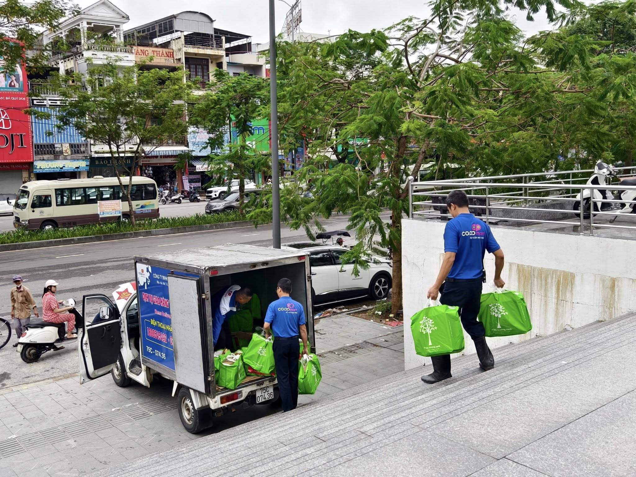 Saigon Co.op chi viện hàng chục tấn hàng thiết yếu cứu trợ vùng bão - Ảnh 3.