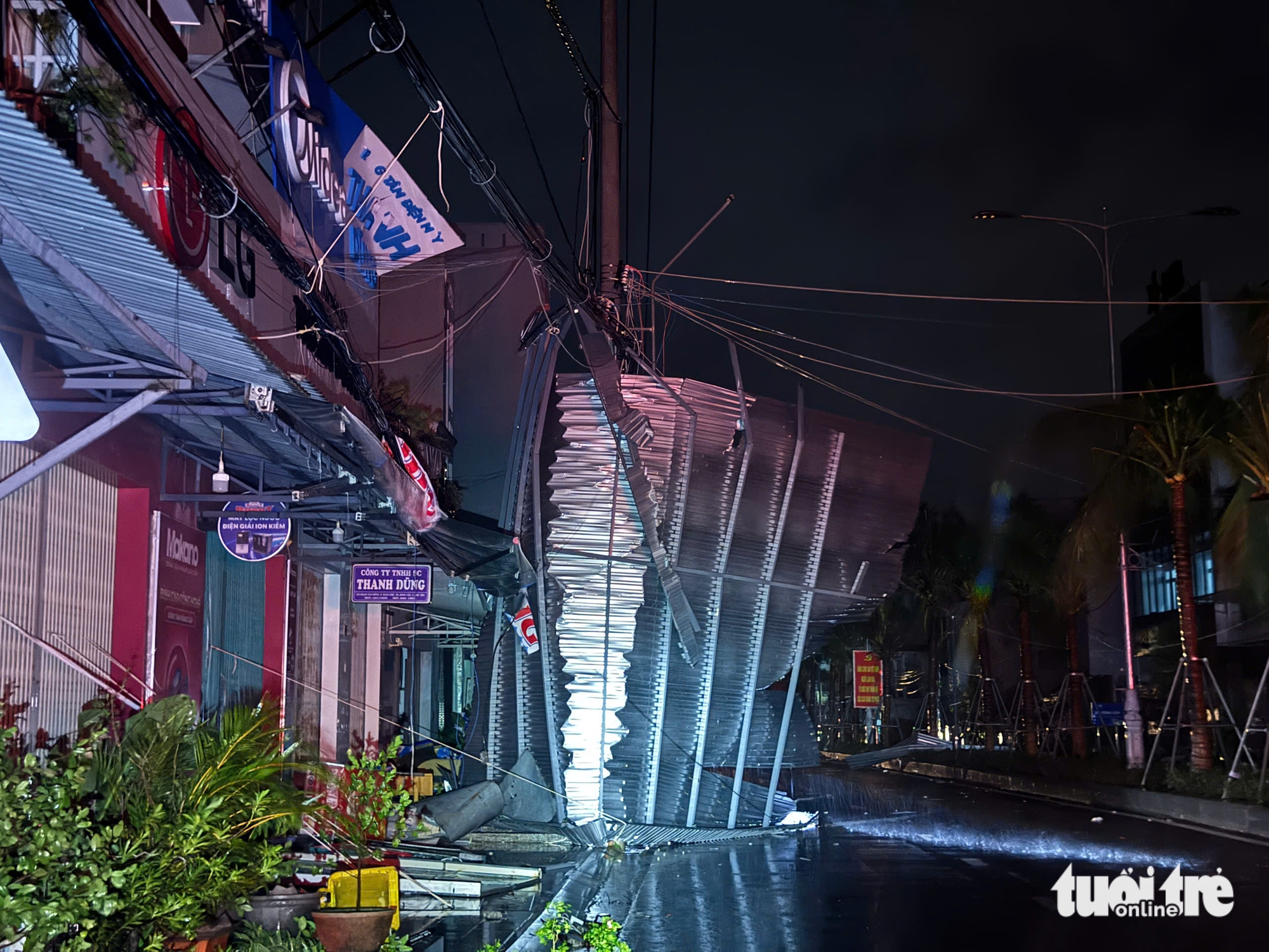 Storm Kalmaegi causes severe destruction across Vietnam’s Dak Lak, Gia Lai- Ảnh 1.