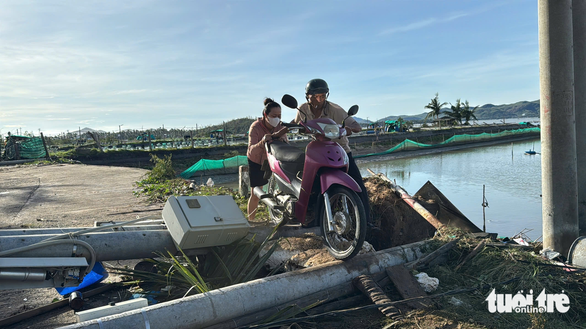 Cố gượng dậy sau thiệt hại nặng nề do bão Kalmaegi- Ảnh 5. bão số 13 - Ảnh 5.