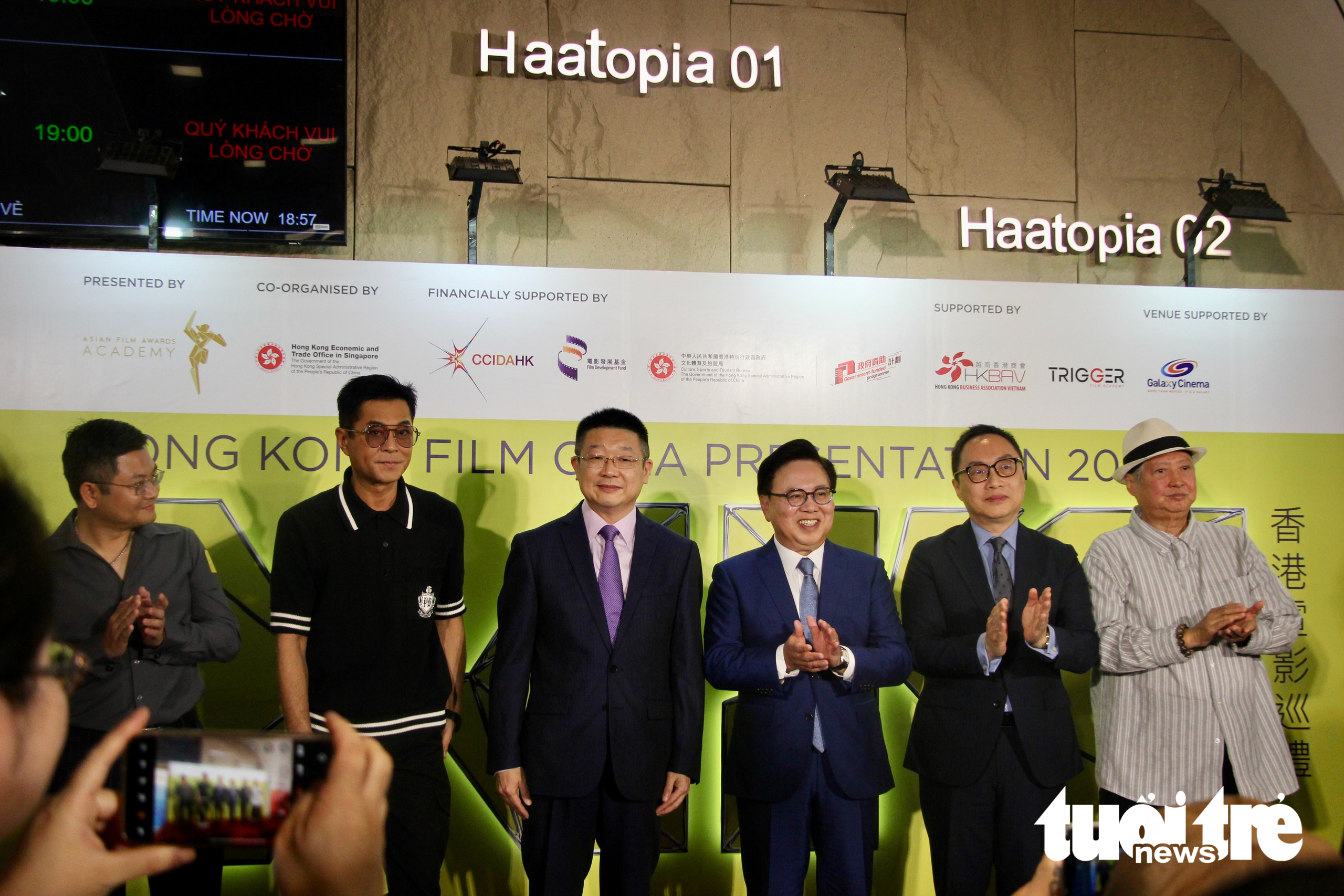 Louis Koo, Sammo Hung thrill fans at Hong Kong Film Gala Presentation opening in Ho Chi Minh City - Ảnh 9.