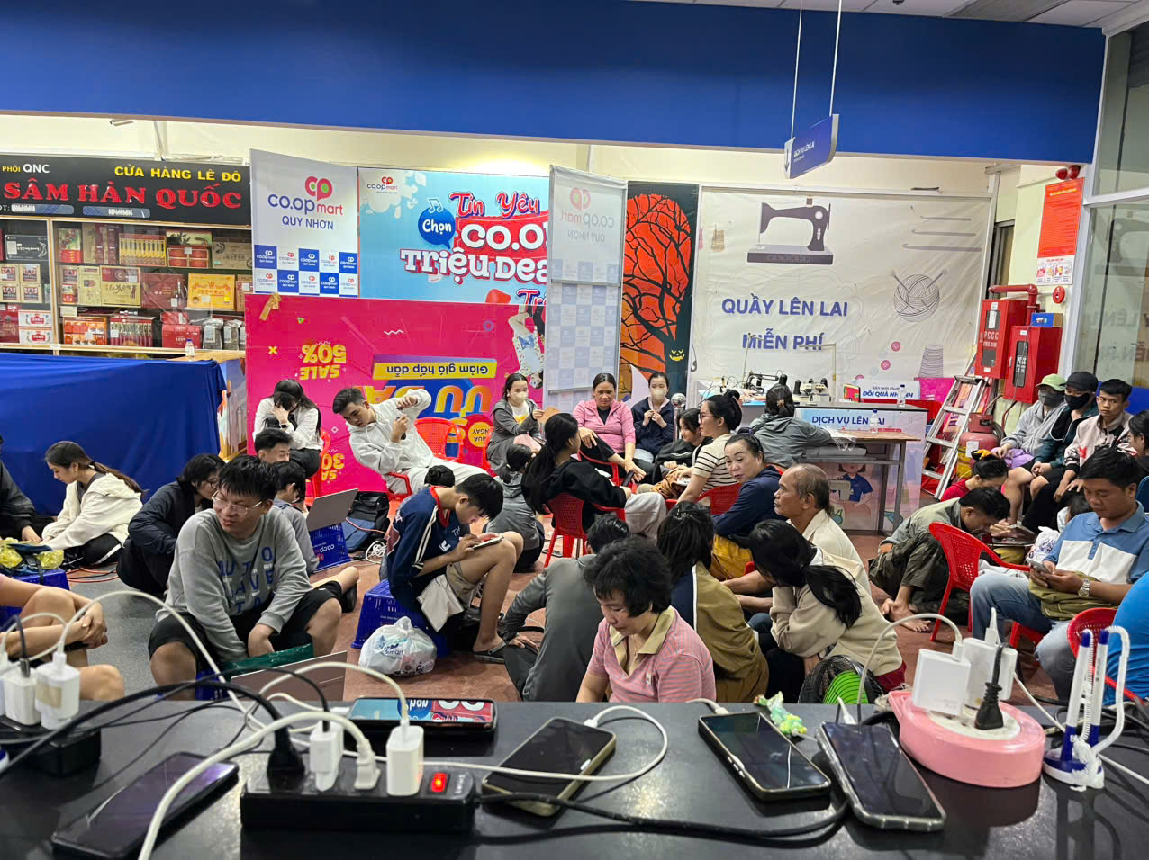 Saigon Co.op chi viện hàng chục tấn hàng thiết yếu cứu trợ vùng bão - Ảnh 6.