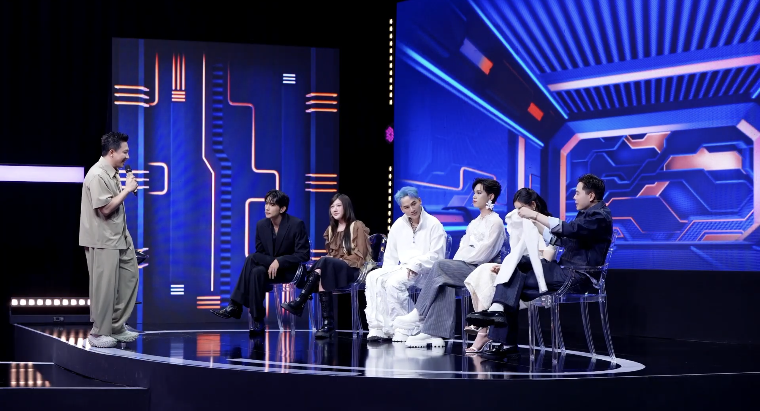 - Ảnh 1. A.I Là Ai? - Ảnh 1.