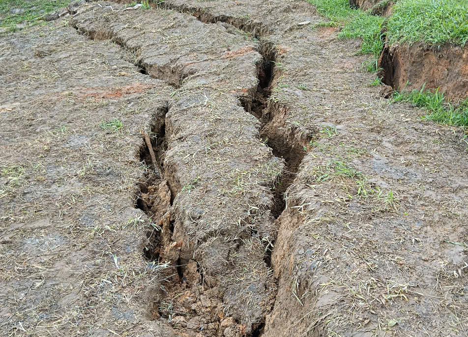 Khẩn cấp xây công trình ngăn vỡ hồ chứa 1,7 triệu m³ ở Lâm Đồng - Ảnh 6.