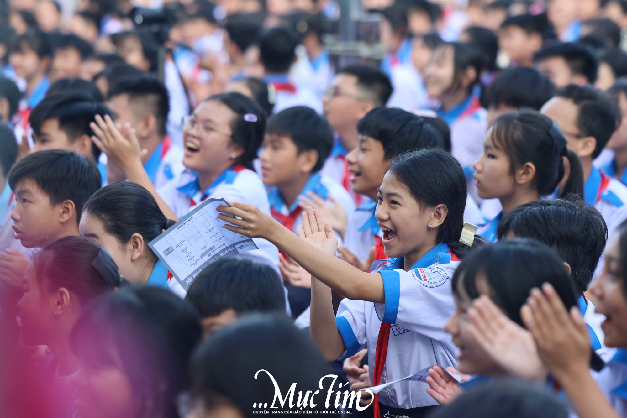 Teen Trường THCS Long Thọ thích thú khám phá điều chưa 'bật mí' về thuốc, cây xanh và vi khuẩn - Ảnh 2.