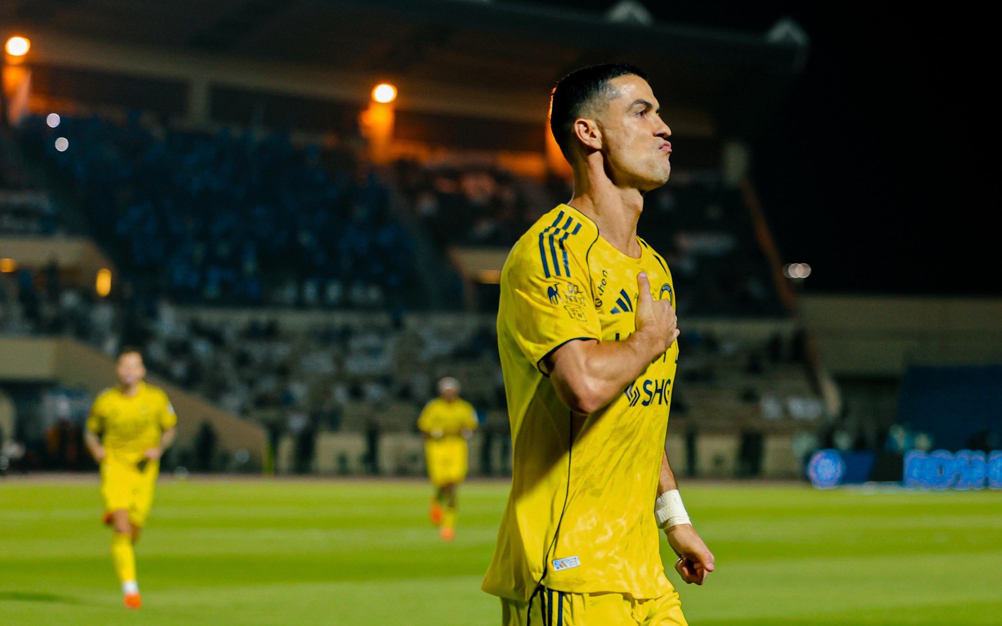 Ronaldo lần đầu ra sân cho Al Nassr tại AFC Champions League Two- Ảnh 2.