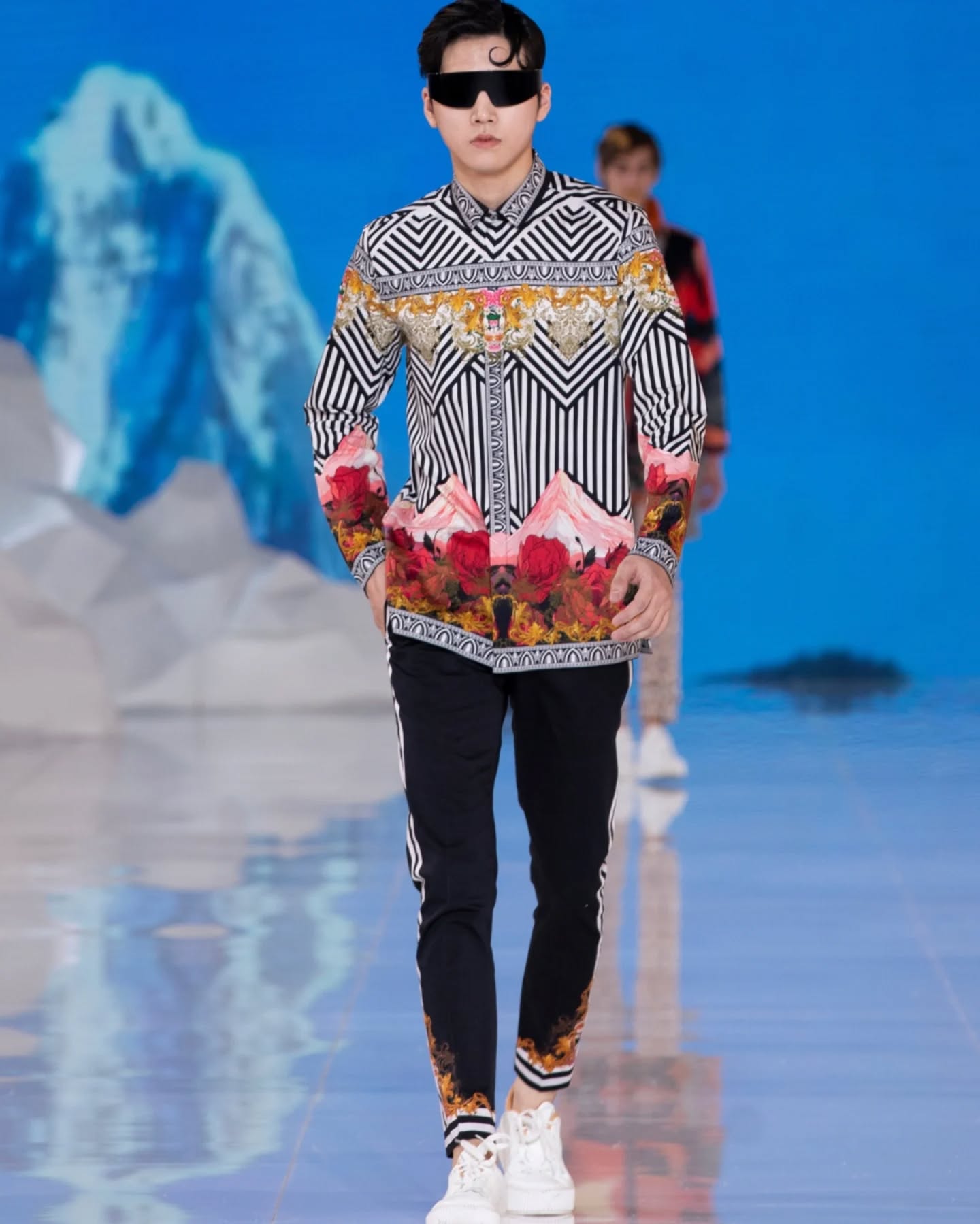 9 nhà thiết kế quốc tế đến Việt Nam trình diễn - Ảnh 4. 9 nhà thiết kế quốc tế đến Việt Nam trình diễn thời trang - Ảnh 4.