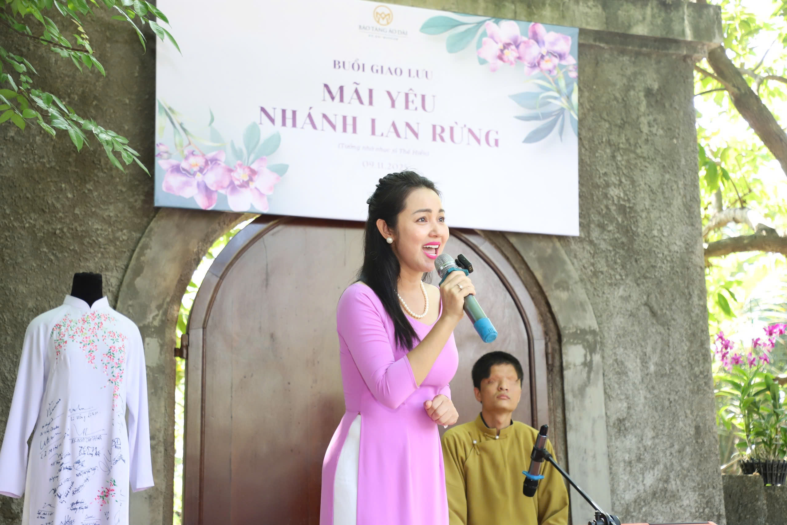 Học trò của cố nhạc sĩ Thế Hiển lần đầu hát Nhánh lan rừng - Ảnh 1. Thế Hiển - Ảnh 1.