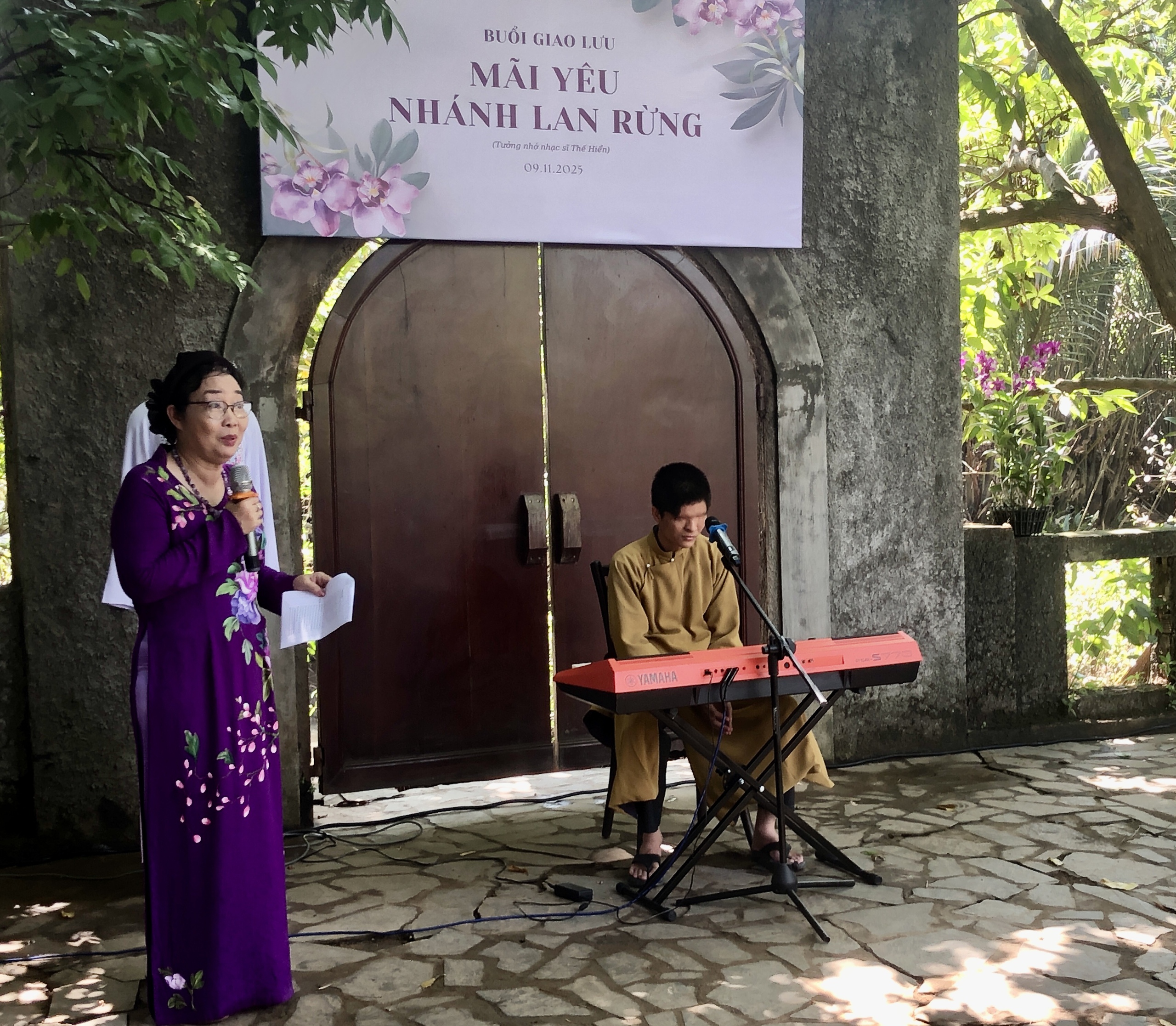 Học trò của cố nhạc sĩ Thế Hiển lần đầu hát Nhánh lan rừng - Ảnh 3. Thế Hiển - Ảnh 3.