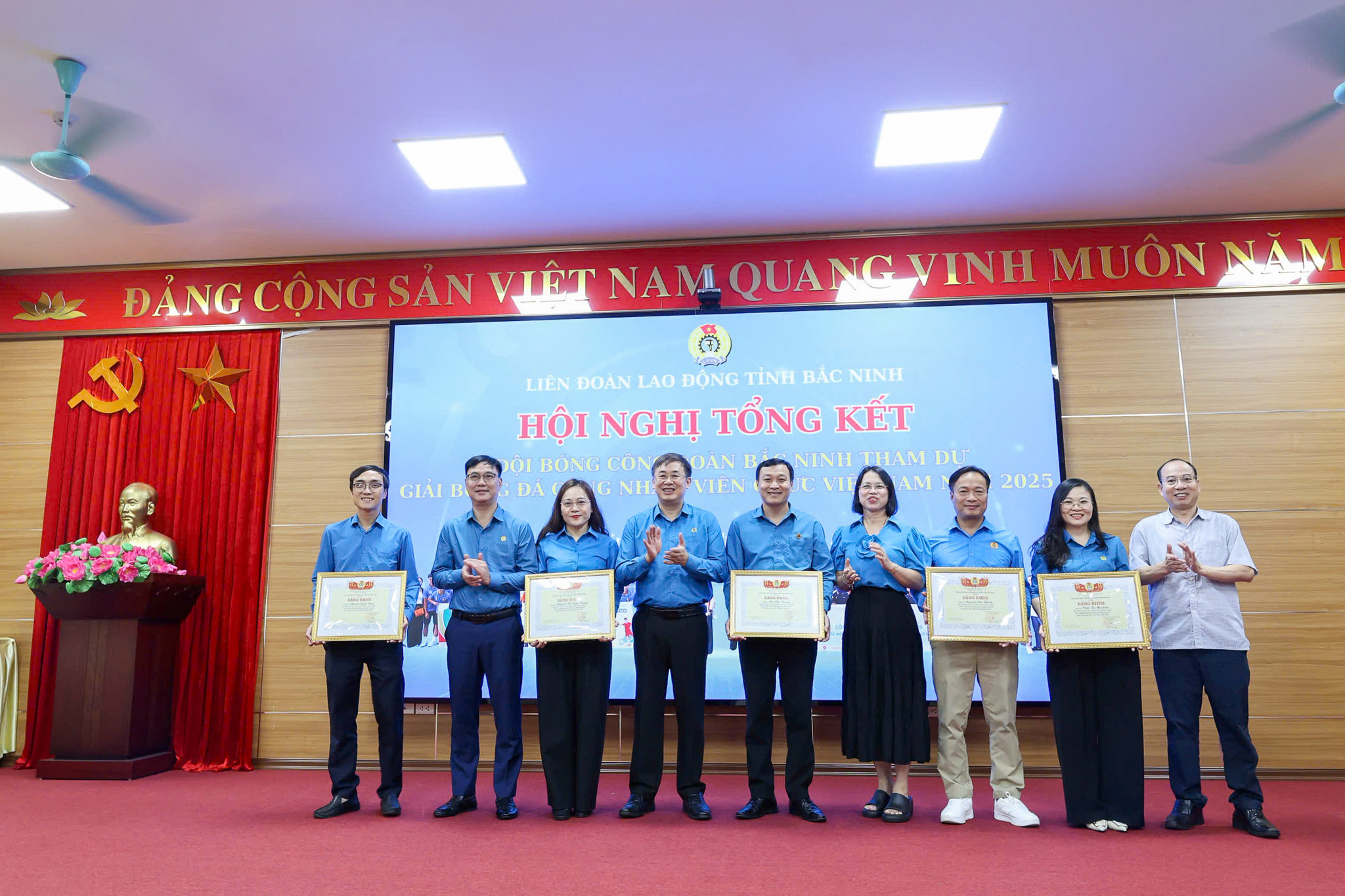 Bac Ninh honors two teams participating in the 2025 Vietnam Workers and ...