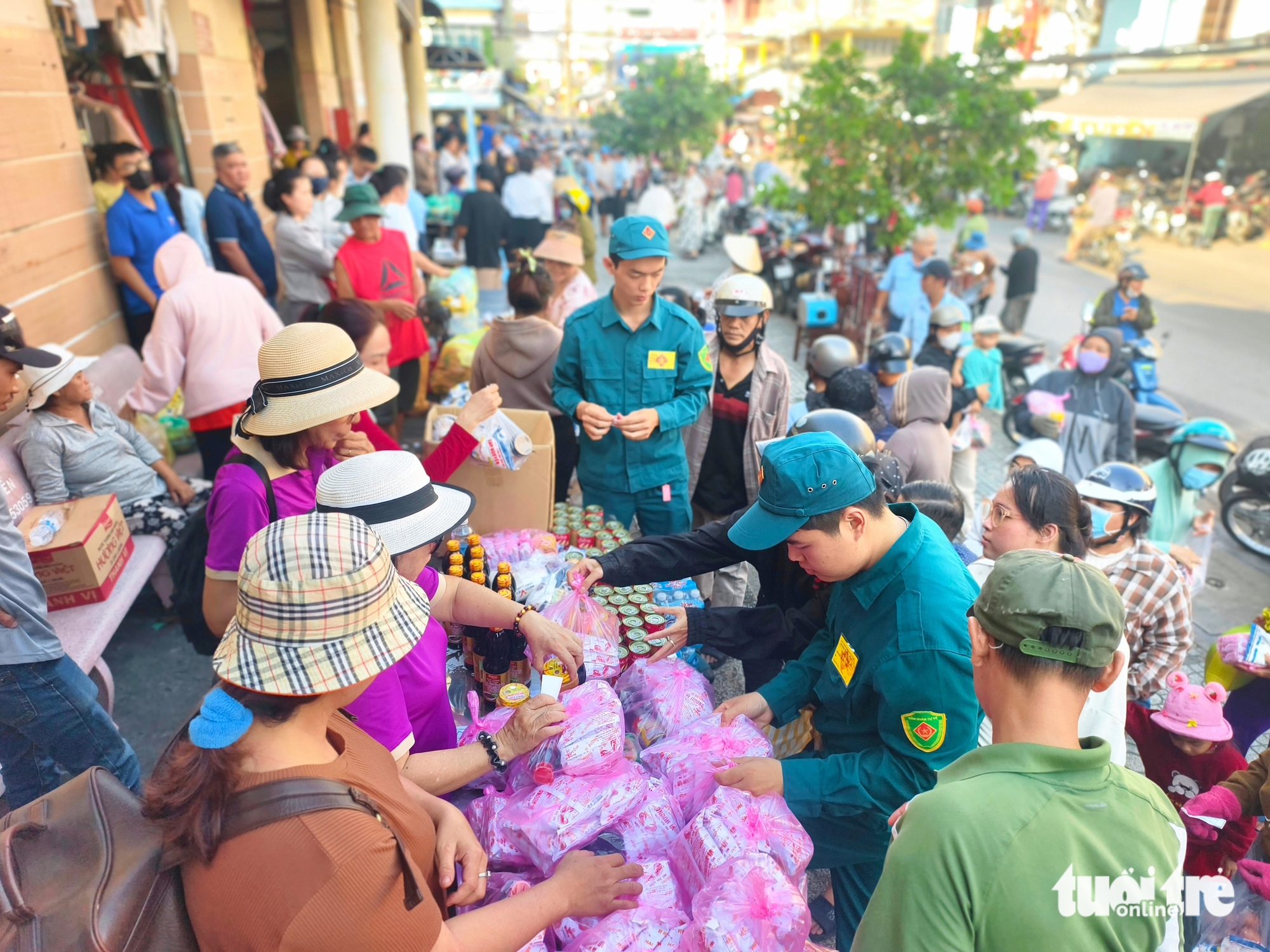 phiên chợ 0 đồng - Ảnh 1.