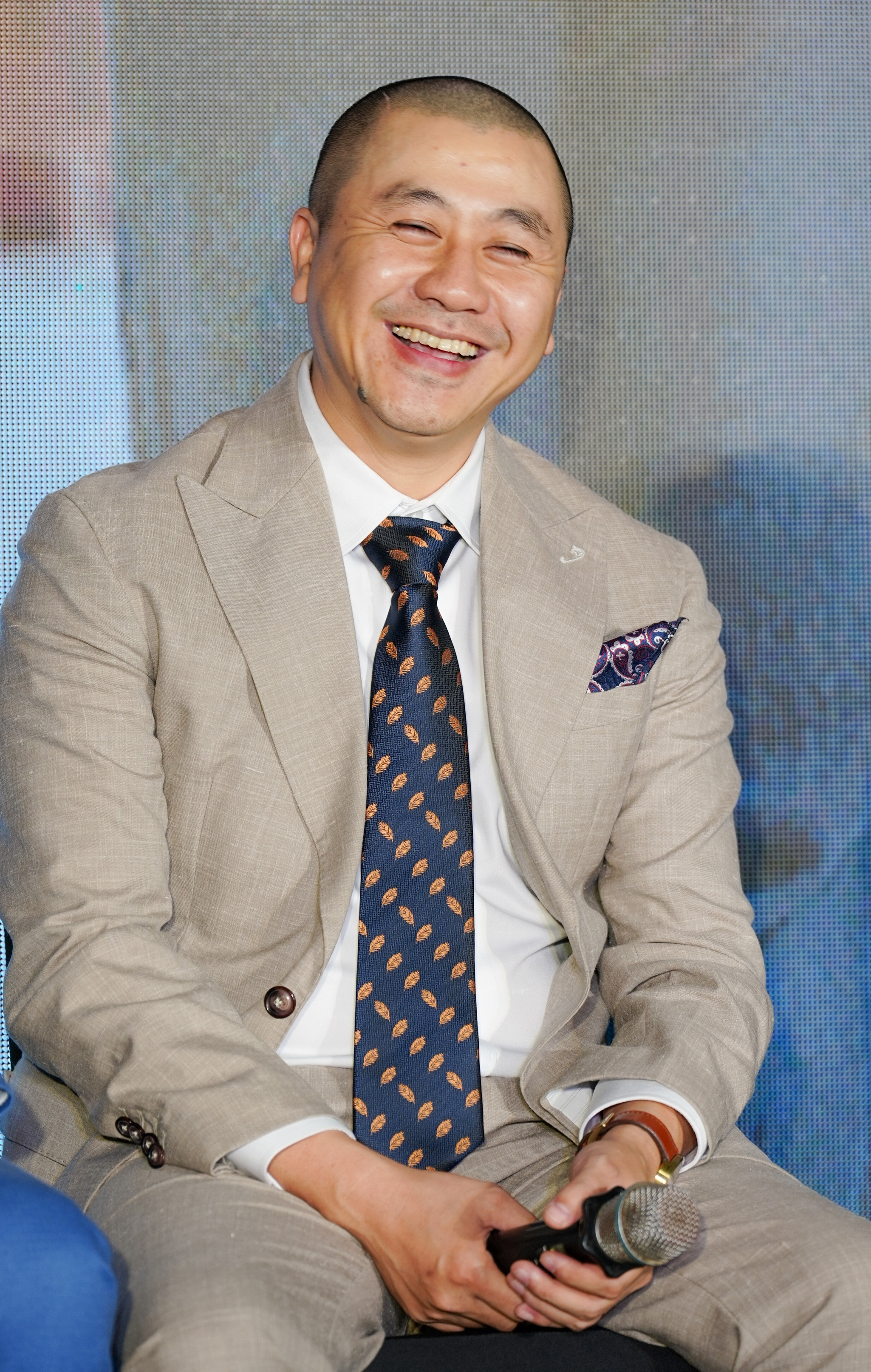 Đạo diễn ‘Đi giữa trời rực rỡ’ bắt trend làm phim ngắn nhưng không phải ngôn tình - Ảnh 6.