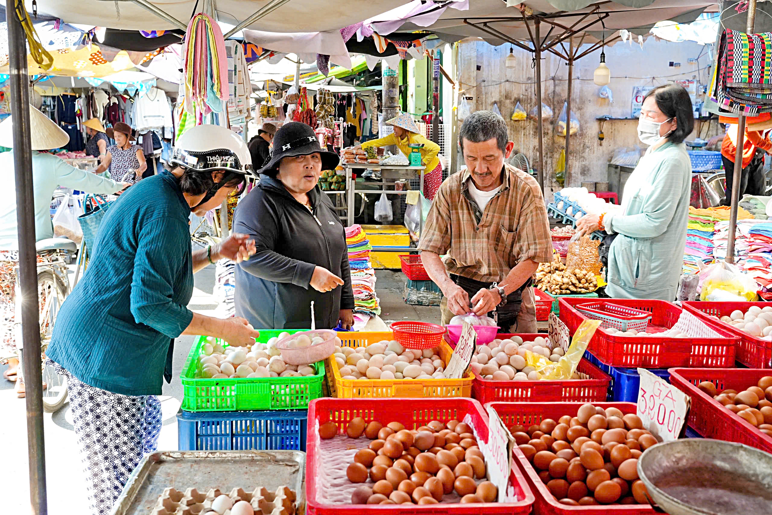 Cần giảm gánh nặng thuế cho hộ kinh doanh - Ảnh 1. thuế - Ảnh 1.