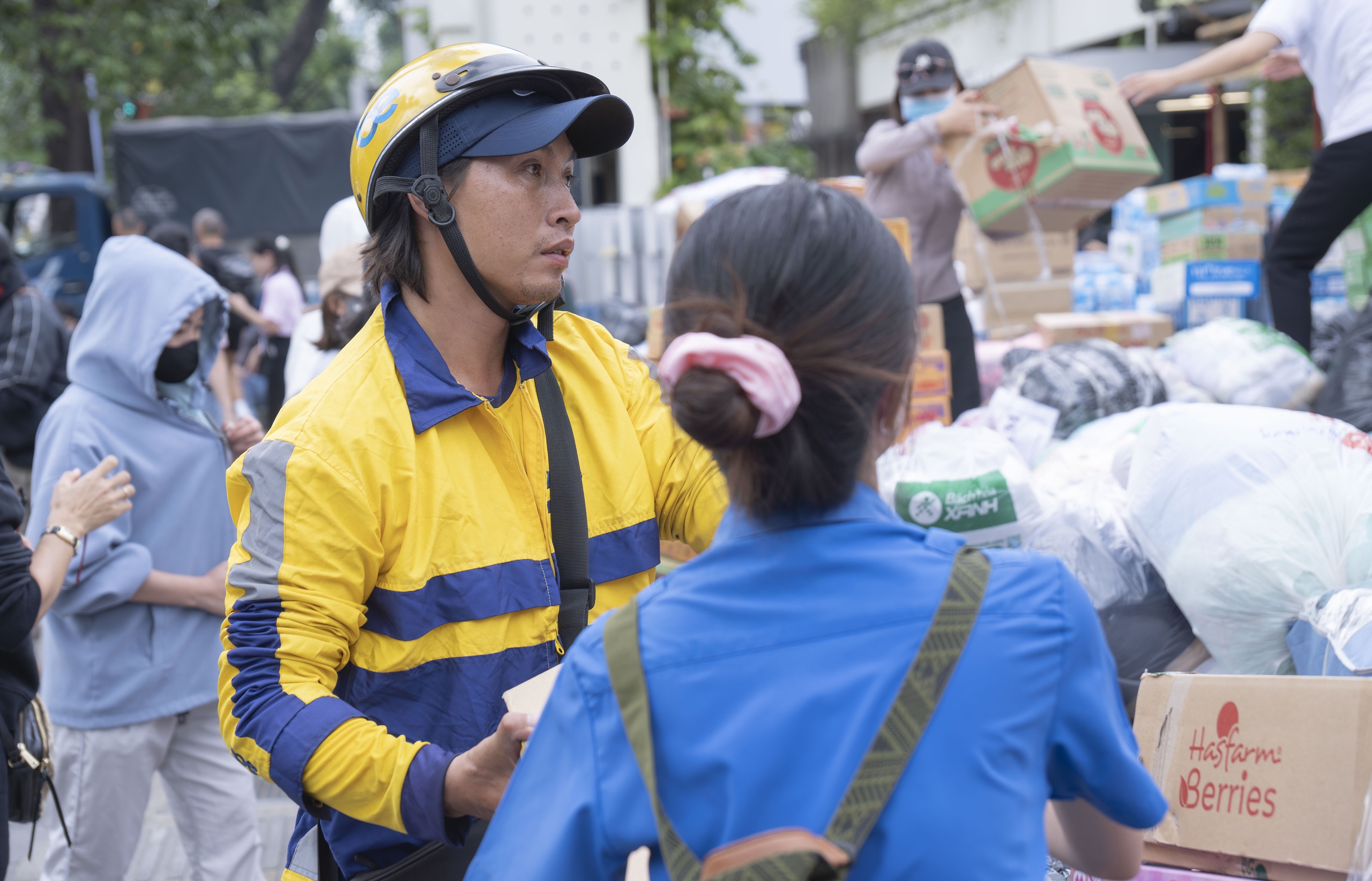 đồng bào - Ảnh 1.