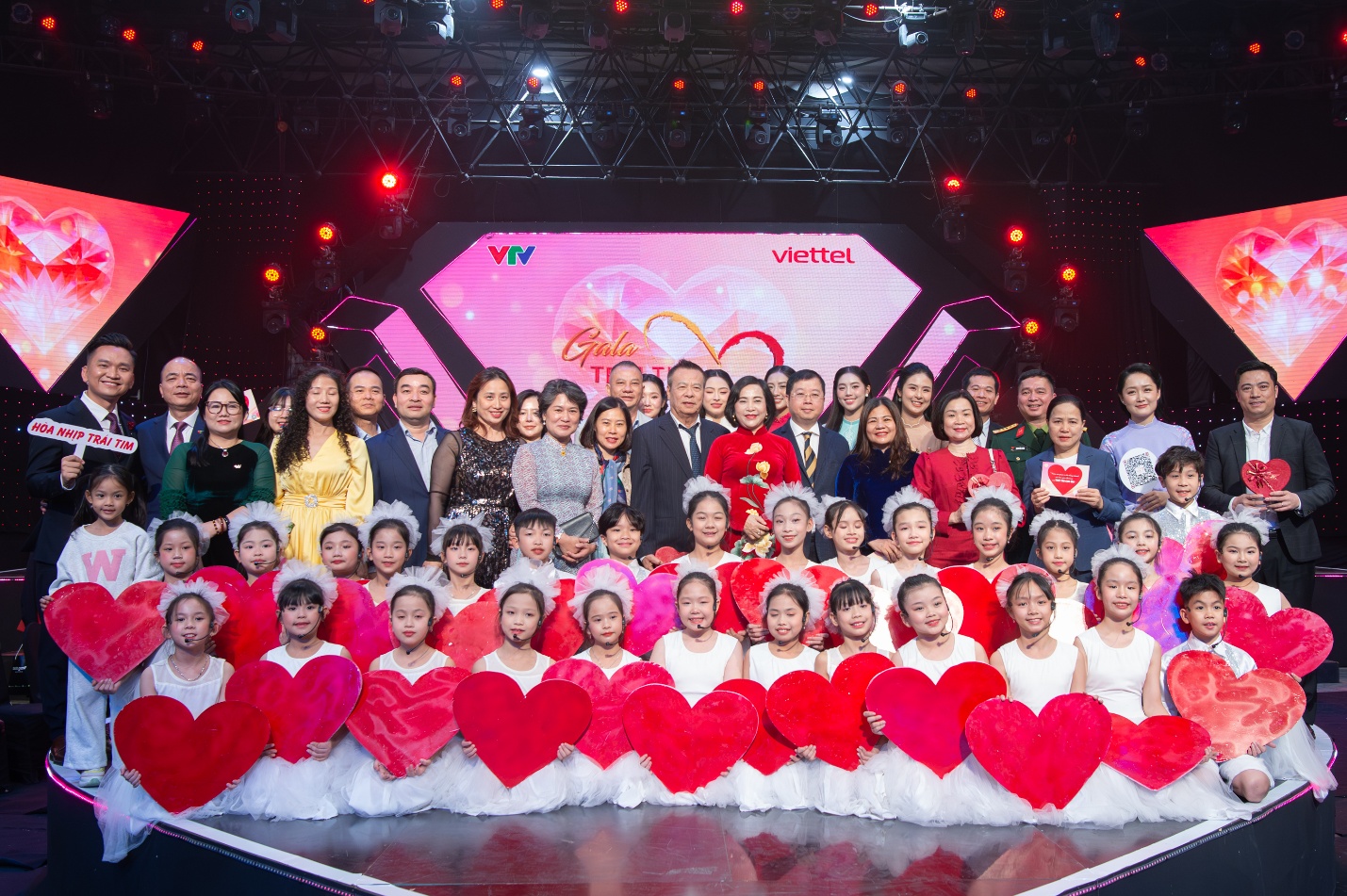 Trái tim cho em và hành trình hồi sinh của cô bé mồ côi - Ảnh 3.