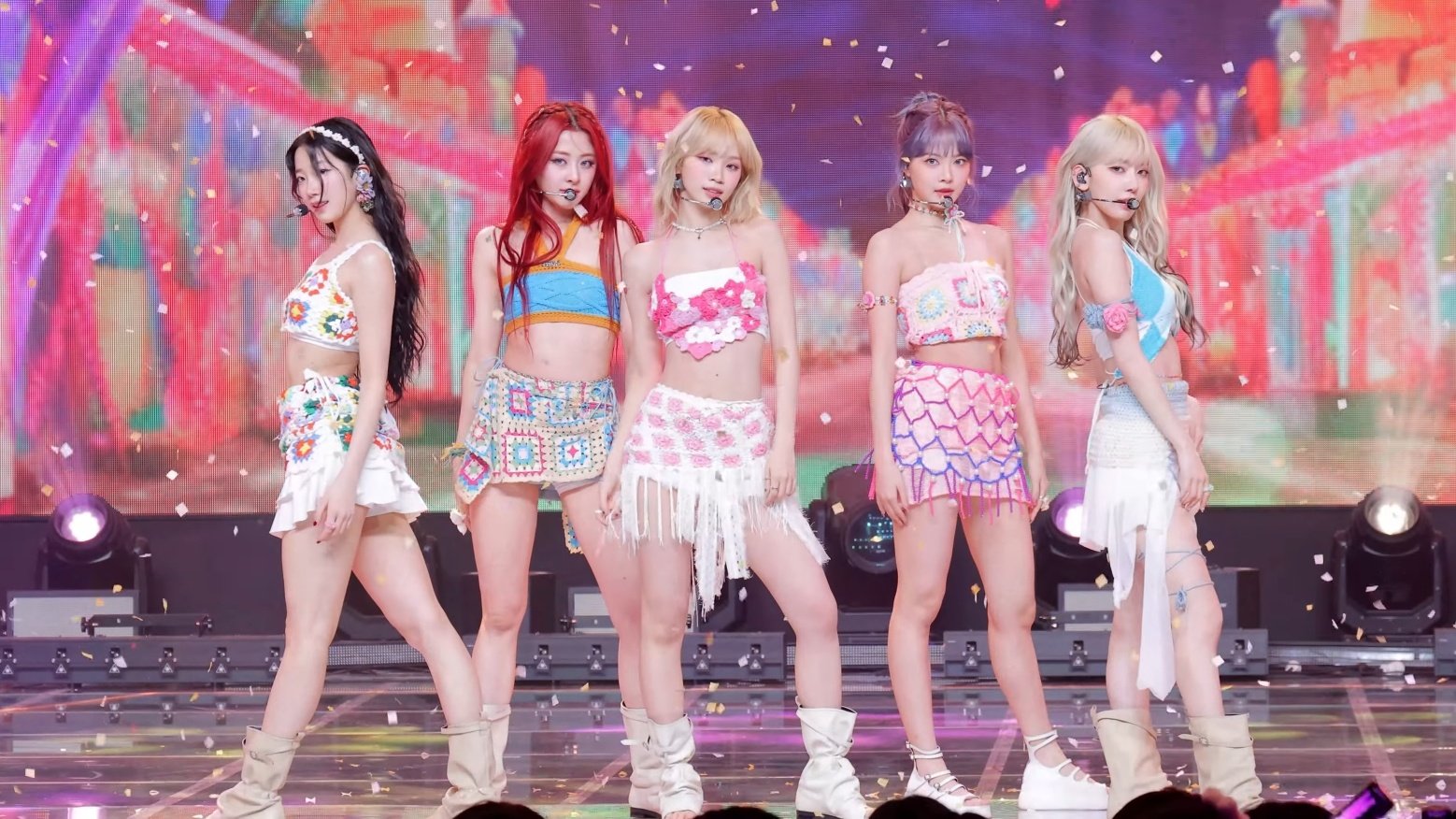 Sakura (LE SSERAFIM) khoe tài đan móc len, fan đổ xô học theo - Ảnh 6.