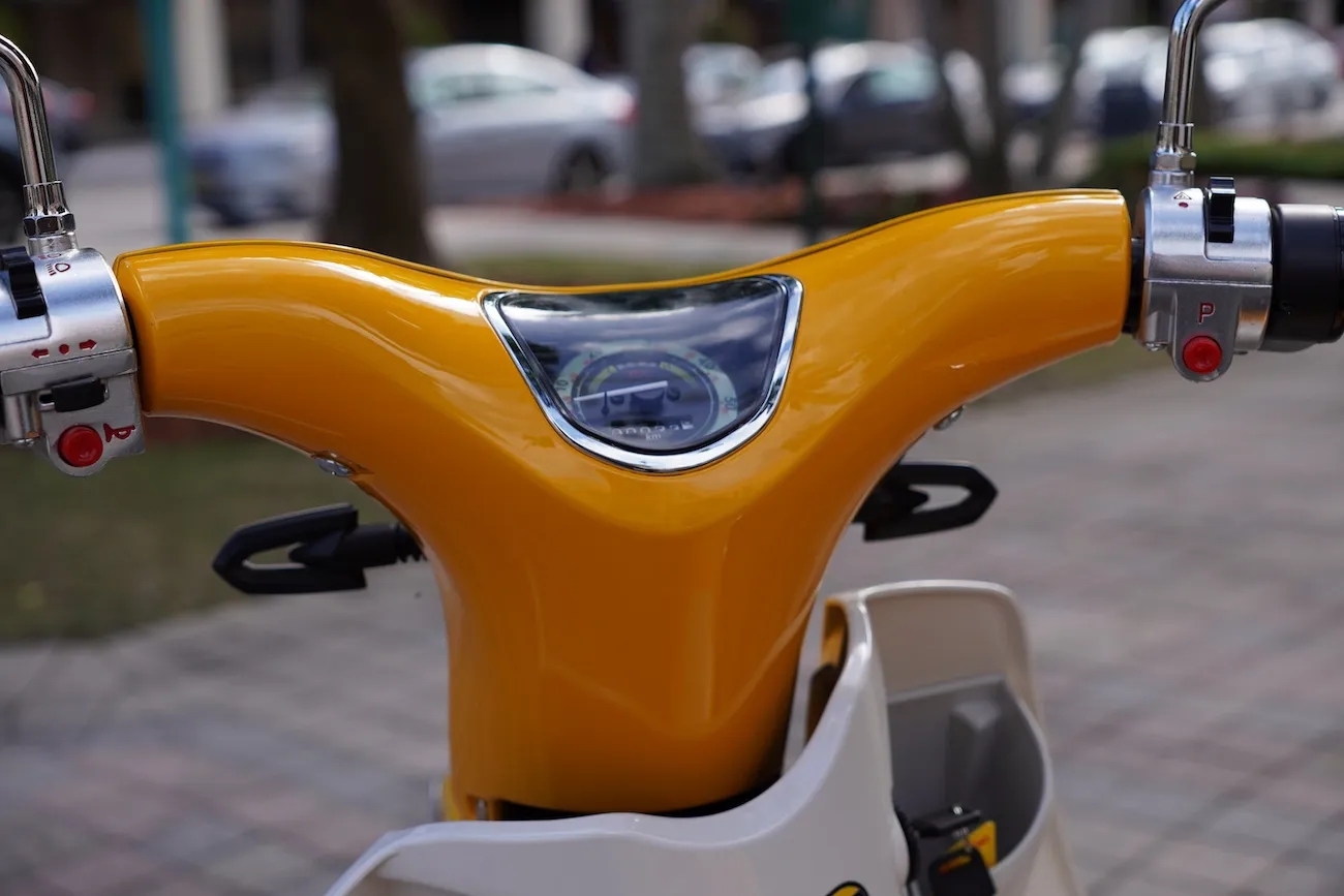 Xe máy điện trông như Honda Super Cub với giá ngang Honda Lead - Ảnh 4.