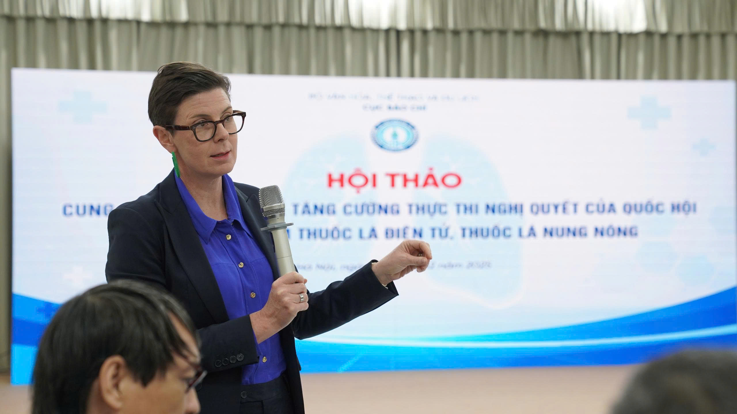 Khuyến nghị đưa thuốc lá điện tử, thuốc lá nung nóng vào danh mục cấm của Luật Đầu tư - Ảnh 1.