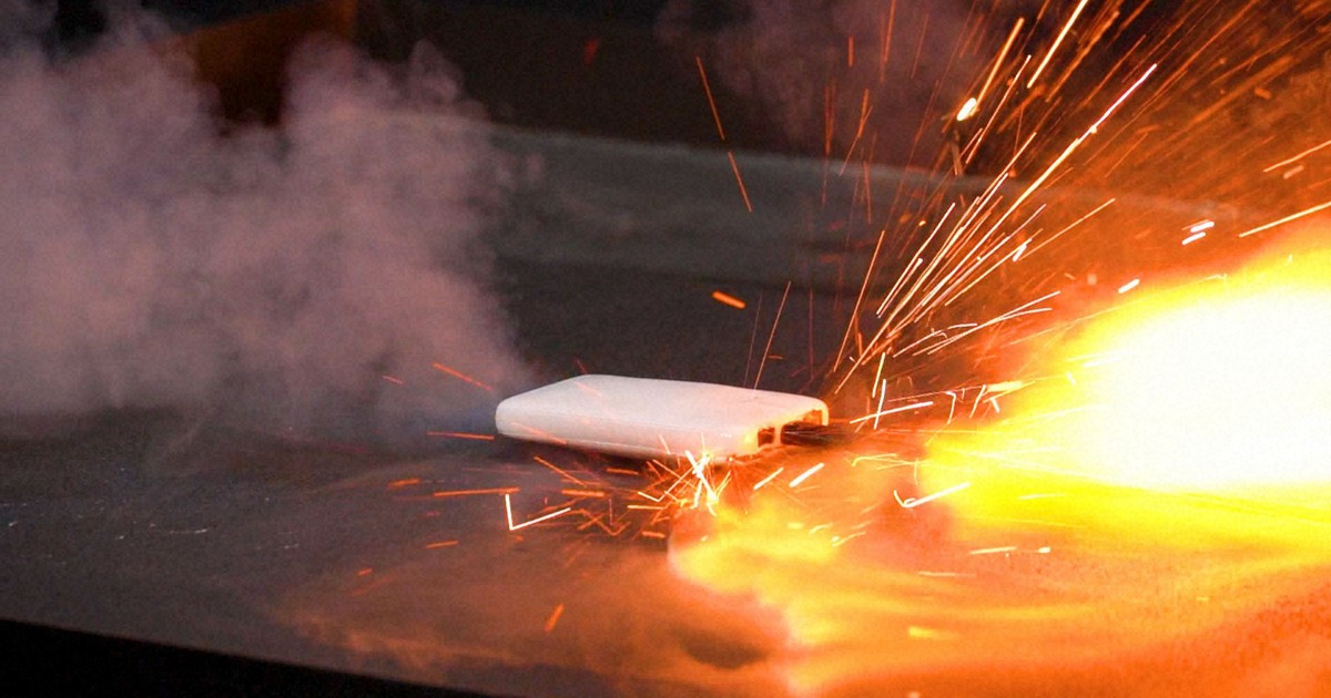 Nhật Bản: 120 khách sơ tán khỏi khách sạn ở Kyoto sau khi sạc dự phòng bốc cháy - Ảnh 1. sạc dự phòng - Ảnh 1.