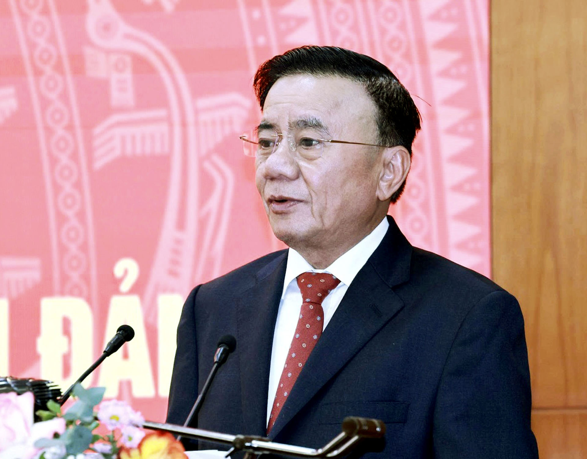 Xử lý nghiêm, công khai vụ việc cán bộ nhũng nhiễu, gây phiền hà người dân, doanh nghiệp - Ảnh 1.