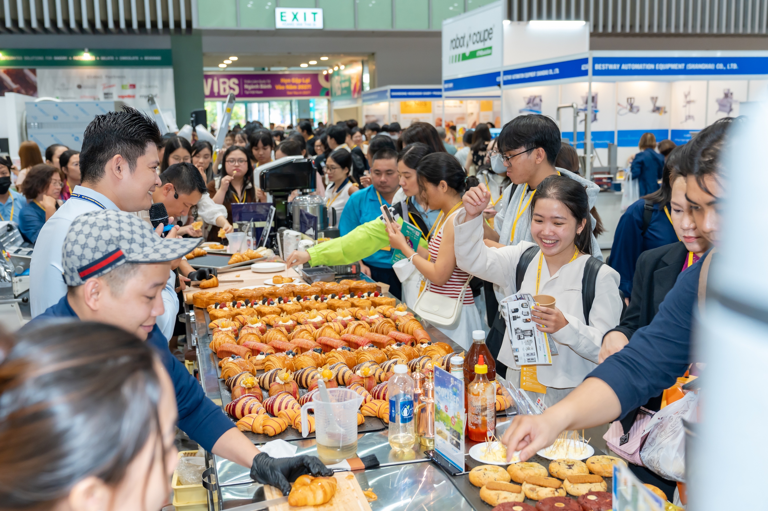 Tăng trưởng hai chữ số, ngành bánh Việt Nam hấp dẫn nhà bán hàng quốc tế - Ảnh 1.