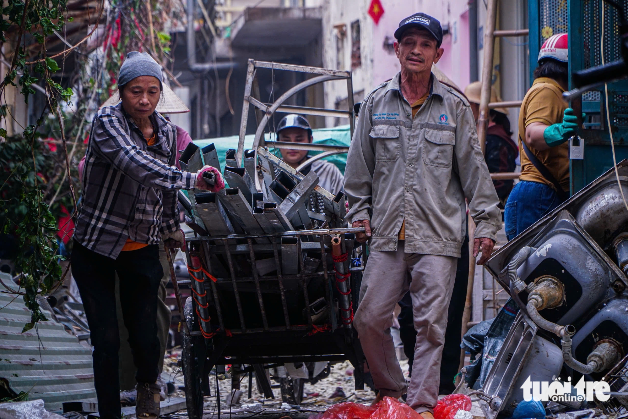 Phá dỡ hàng loạt nhà 'mặt phố' đường Đê La Thành xây đường vành đai 1 - Ảnh 10.