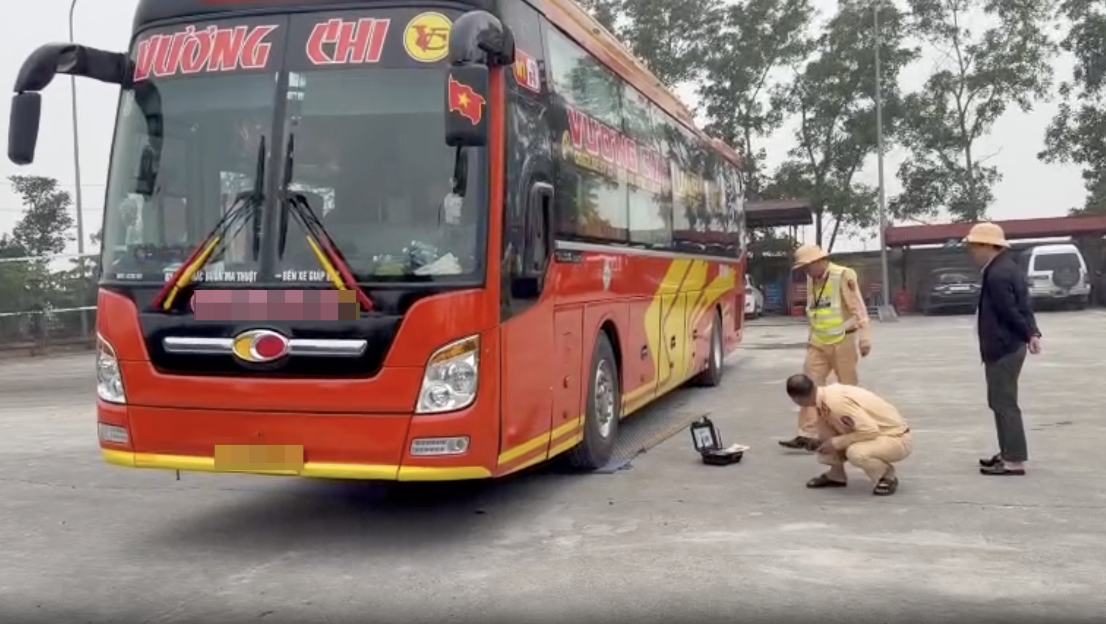 Vietnam police book bus operator for 214% overload in highway safety sweep