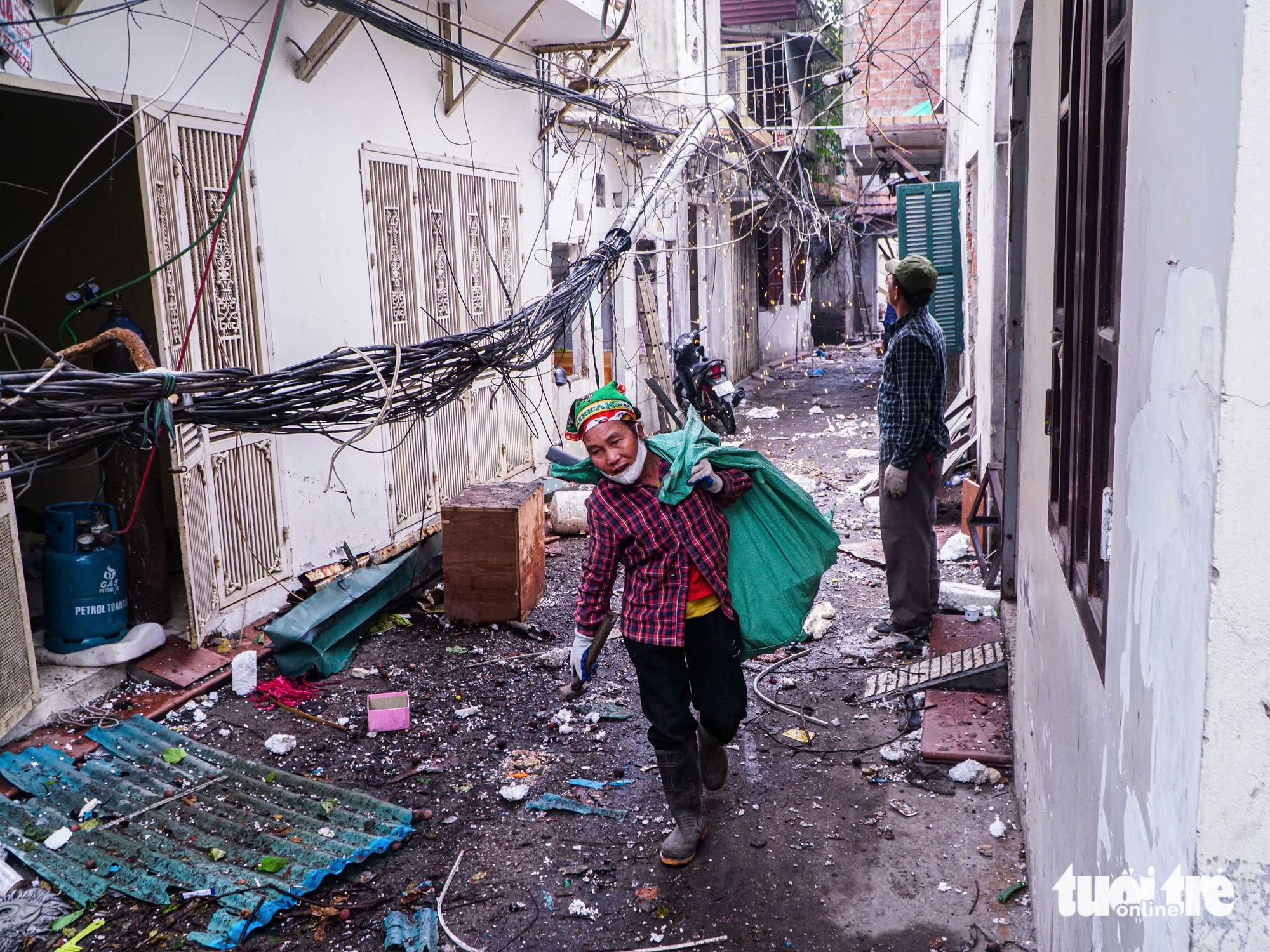 Hanoi begins demolition of homes for Ring Road 1 construction - Ảnh 14.