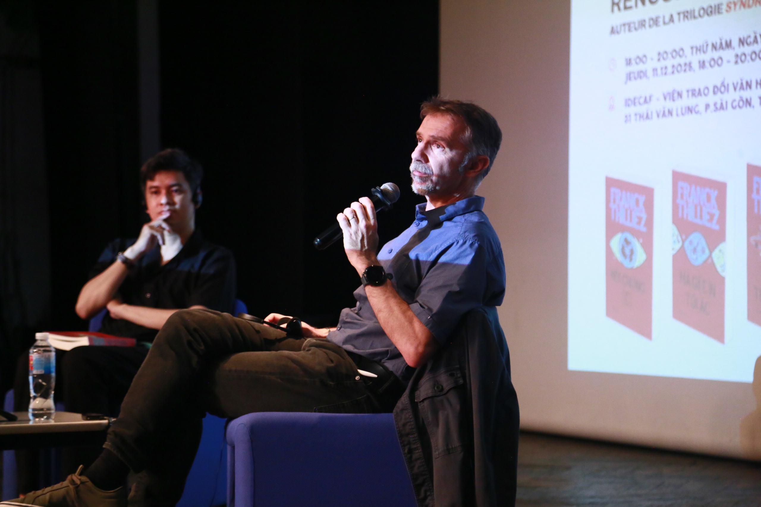 Nhà văn Pháp Franck Thilliez: Viết sách như leo đỉnh Everest - Ảnh 1.