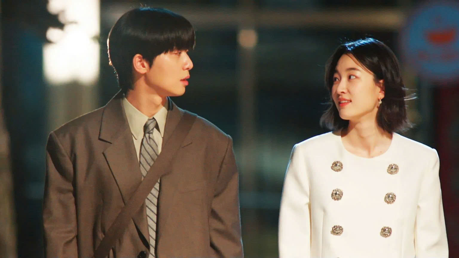 Park Seo Joon nối gót Song Joong Ki "hụt hơi" trong màn tái xuất phim tình cảm - Ảnh 2.