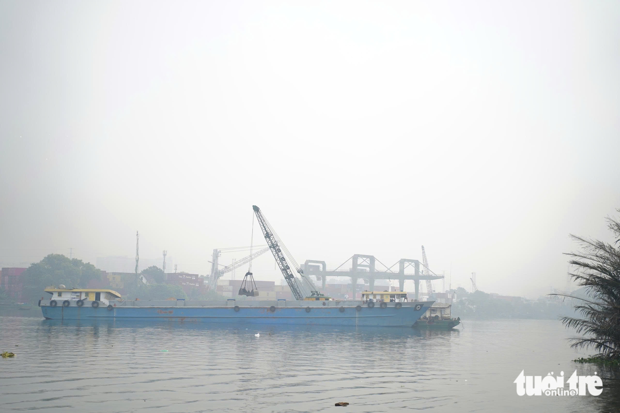 Sáng nay TP.HCM mù mịt có phải do ô nhiễm? - Ảnh 6.