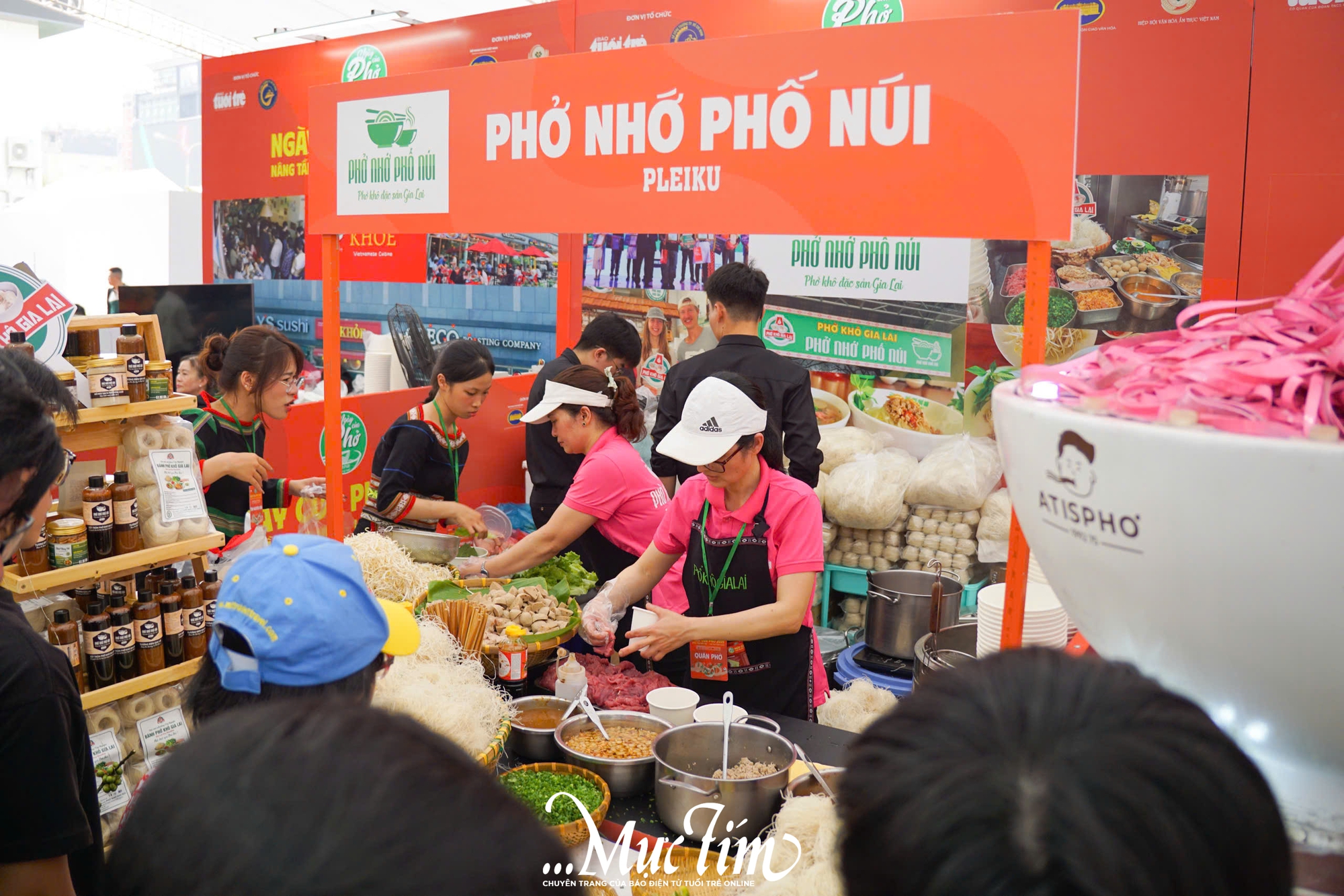 Teen hào hứng trải nghiệm những món phở có 1-0-2 tại Ngày của Phở - Ảnh 3.