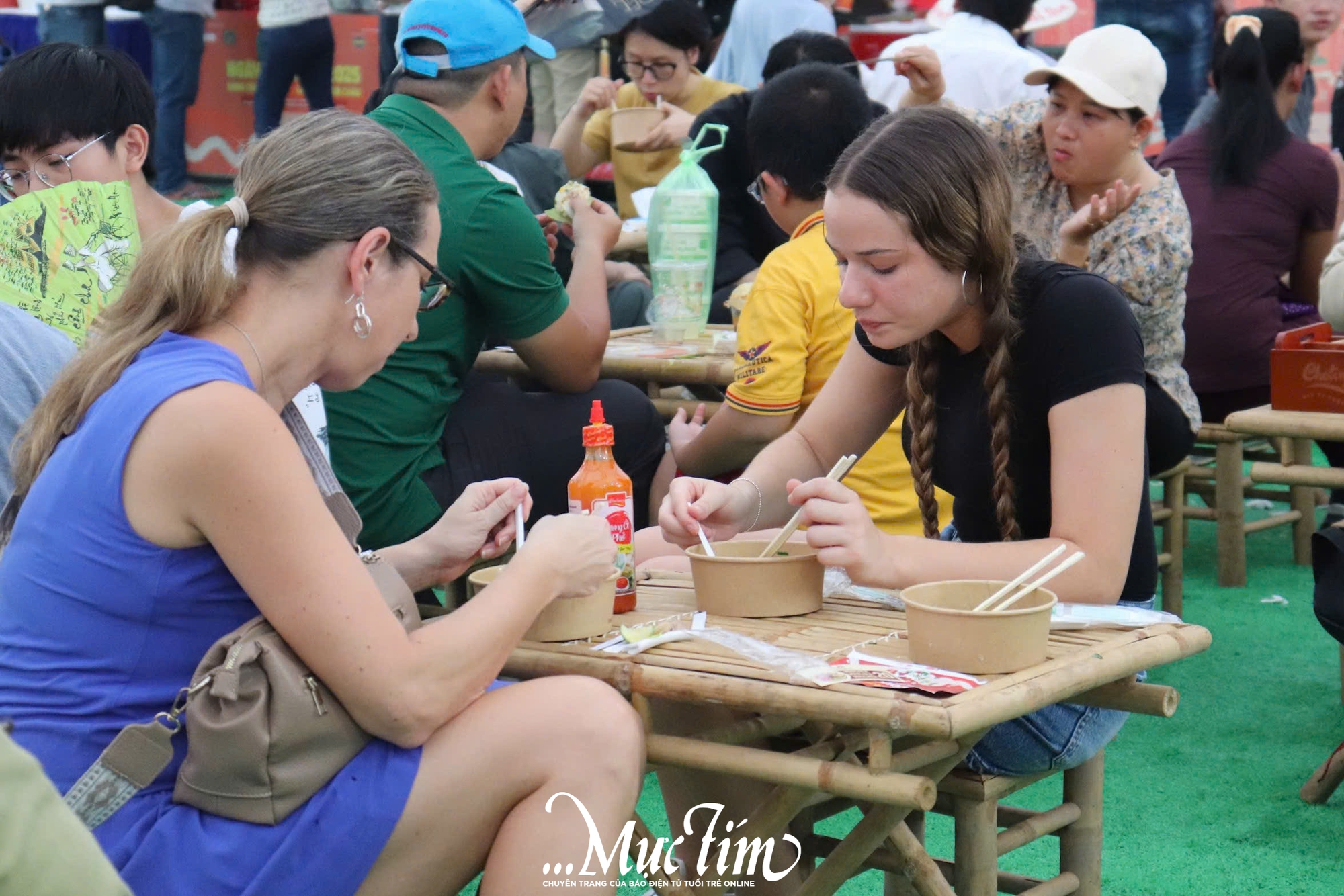 Teen hào hứng trải nghiệm những món phở có 1-0-2 tại Ngày của Phở - Ảnh 12.