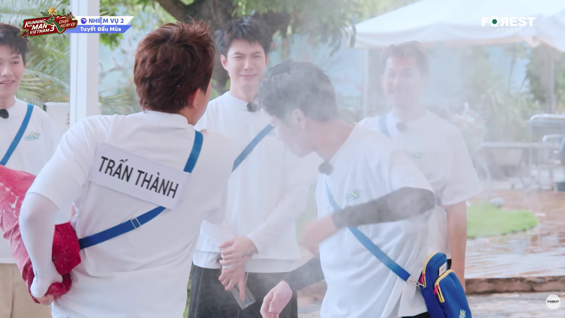 Bùi Công Nam gặp khó vì chiều cao, tận hưởng hình phạt tại Running man tập 10 - Ảnh 6. Bùi Công Nam gặp khó vì chiều cao, tận hưởng hình phạt tại Running man tập 10 - Ảnh 6.