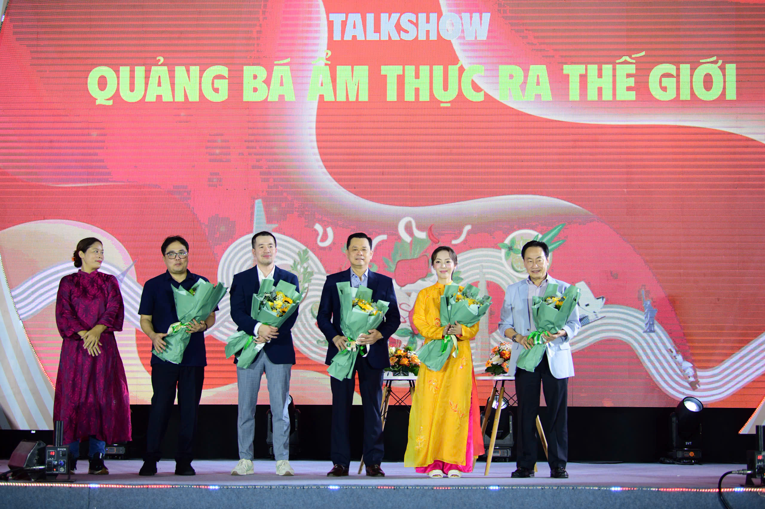 Làm sao để dẫu ẩm thực Việt Nam không quá lớn nhưng vẫn khiến thế giới 'phải ngước nhìn'? - Ảnh 8. ẩm thực Việt - Ảnh 8.