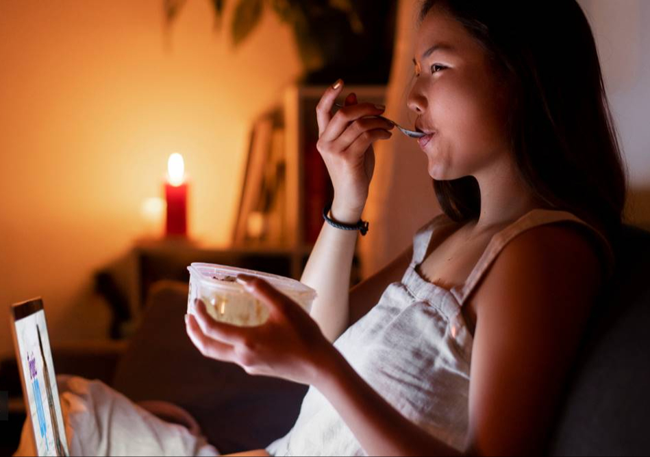 ăn khuya - Ảnh 1.