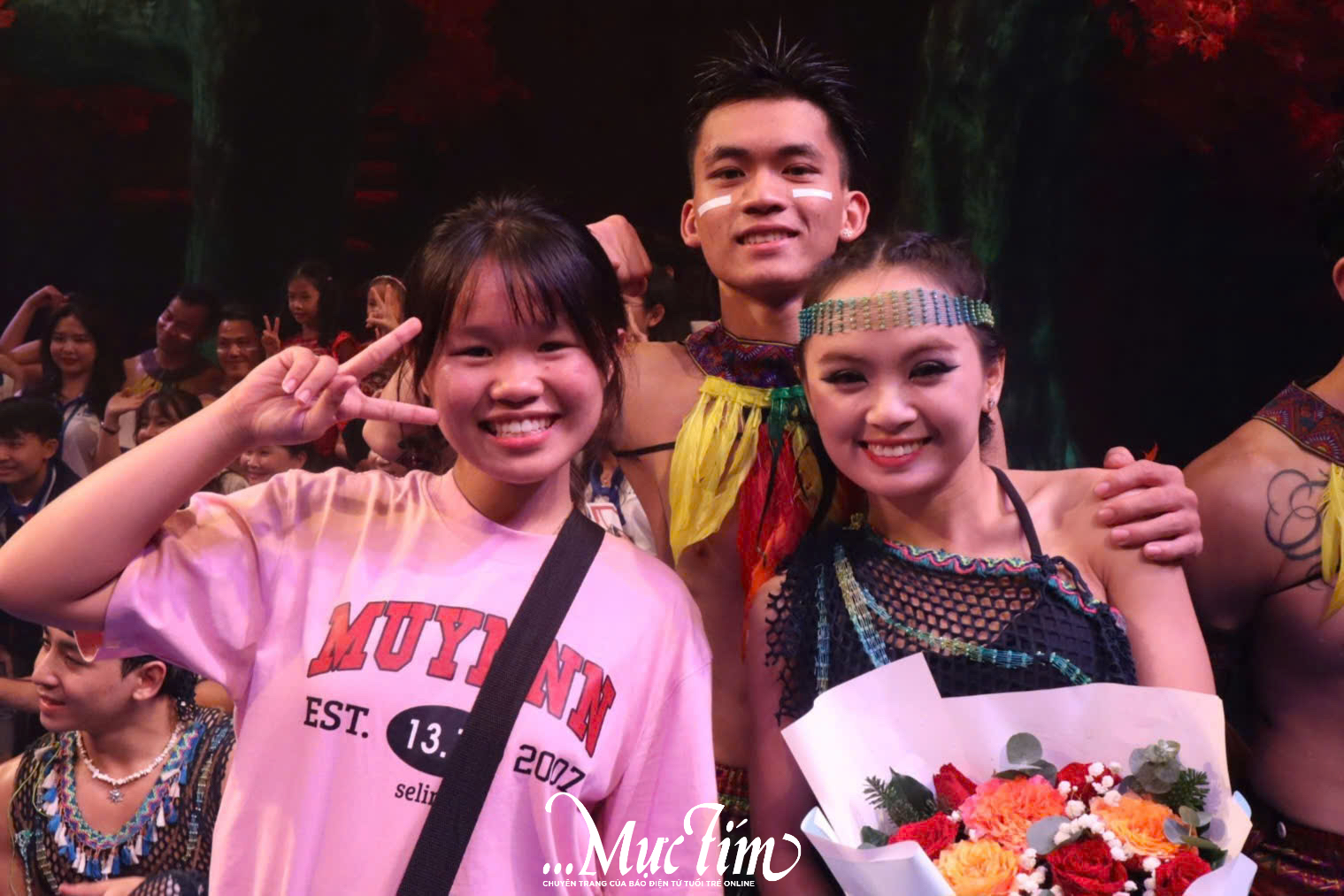 Bạn trẻ 'lạc' vào thế giới thần bí khi xem xiếc Ký ức Hỏa thần- Ảnh 1. Bạn trẻ 'lạc' vào thế giới thần bí khi xem xiếc Ký ức Hỏa thần- Ảnh 1.