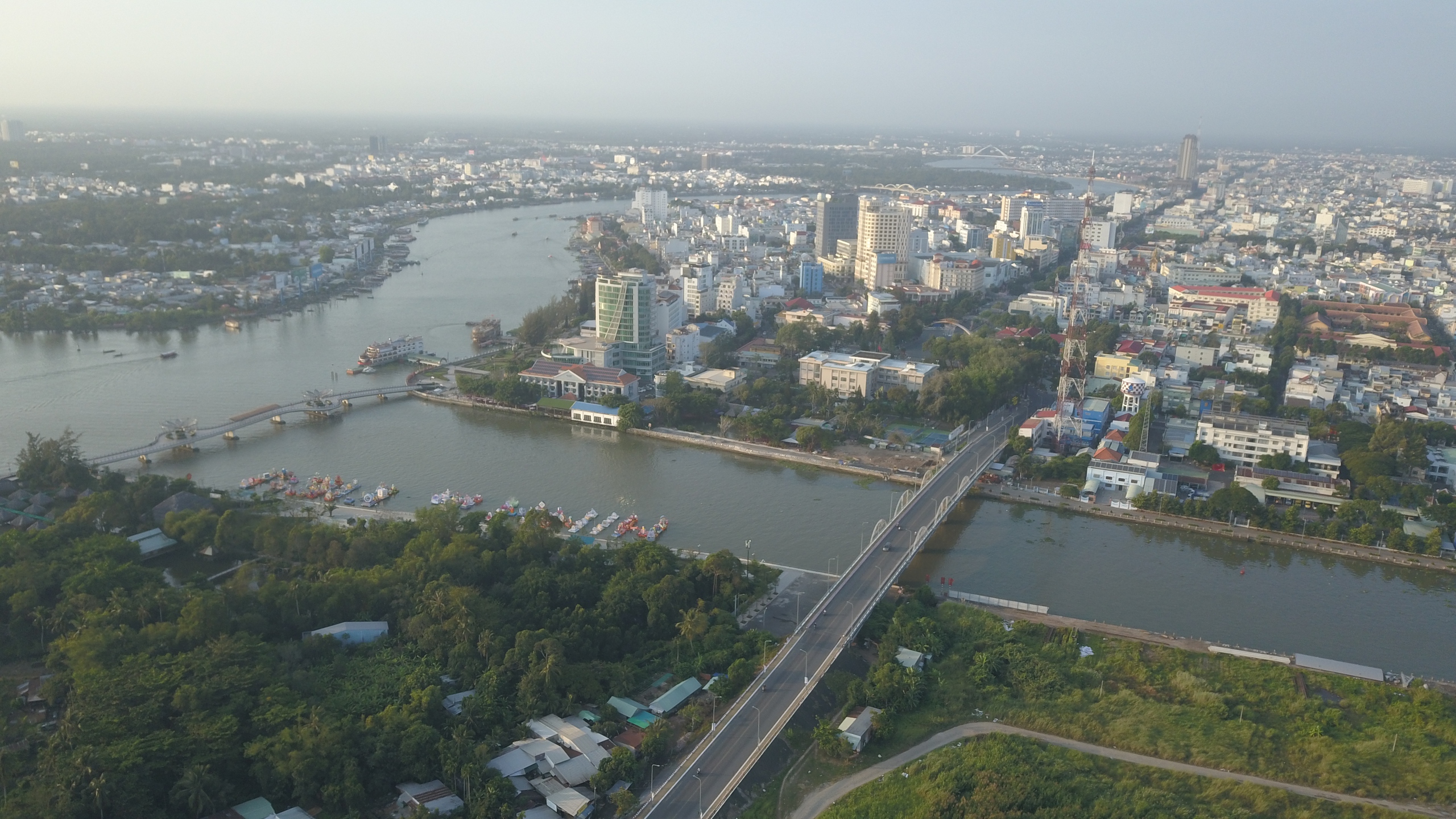 Bí thư Cần Thơ đề nghị cả hệ thống chính trị ‘xem việc thành phố như việc nhà’ - Ảnh 1.