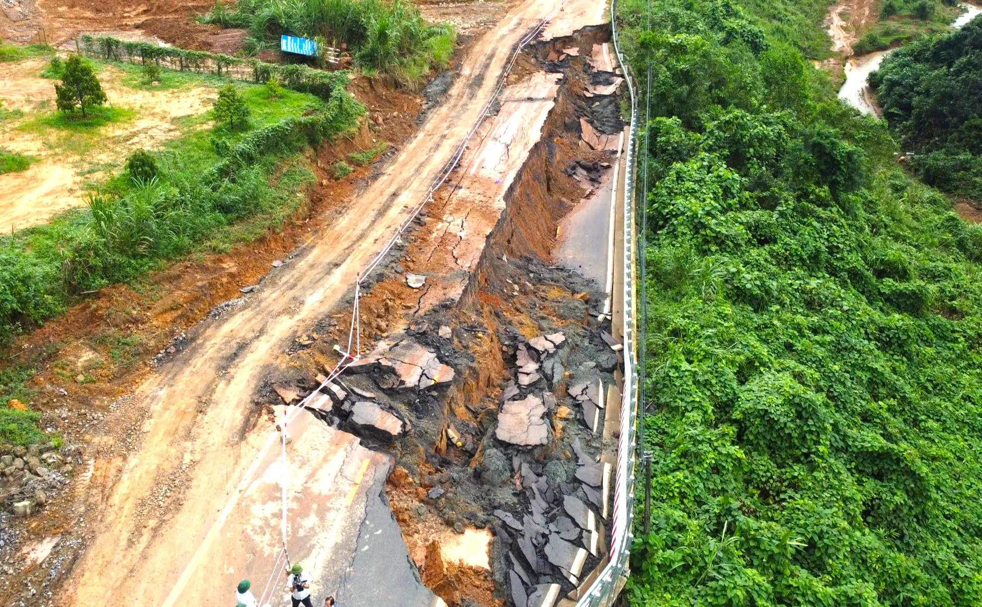 đèo Khánh Lê - Ảnh 1.