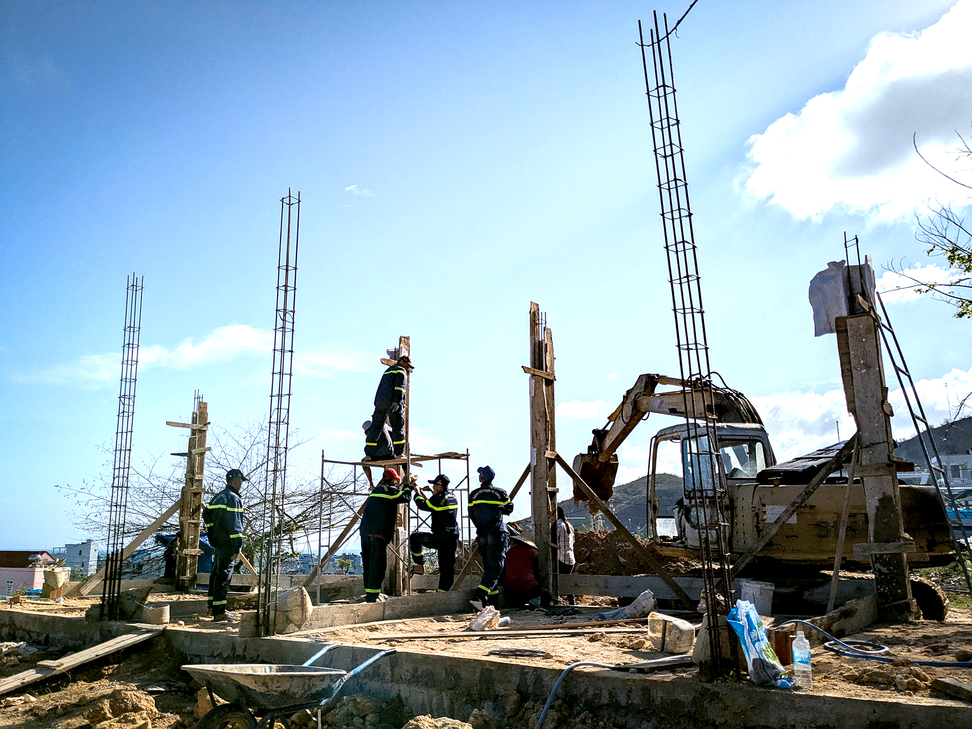 Chiến dịch không tiếng súng: 62 ngày đêm thần tốc xây gần 2.000 ngôi nhà cho dân vùng lũ - Ảnh 25.